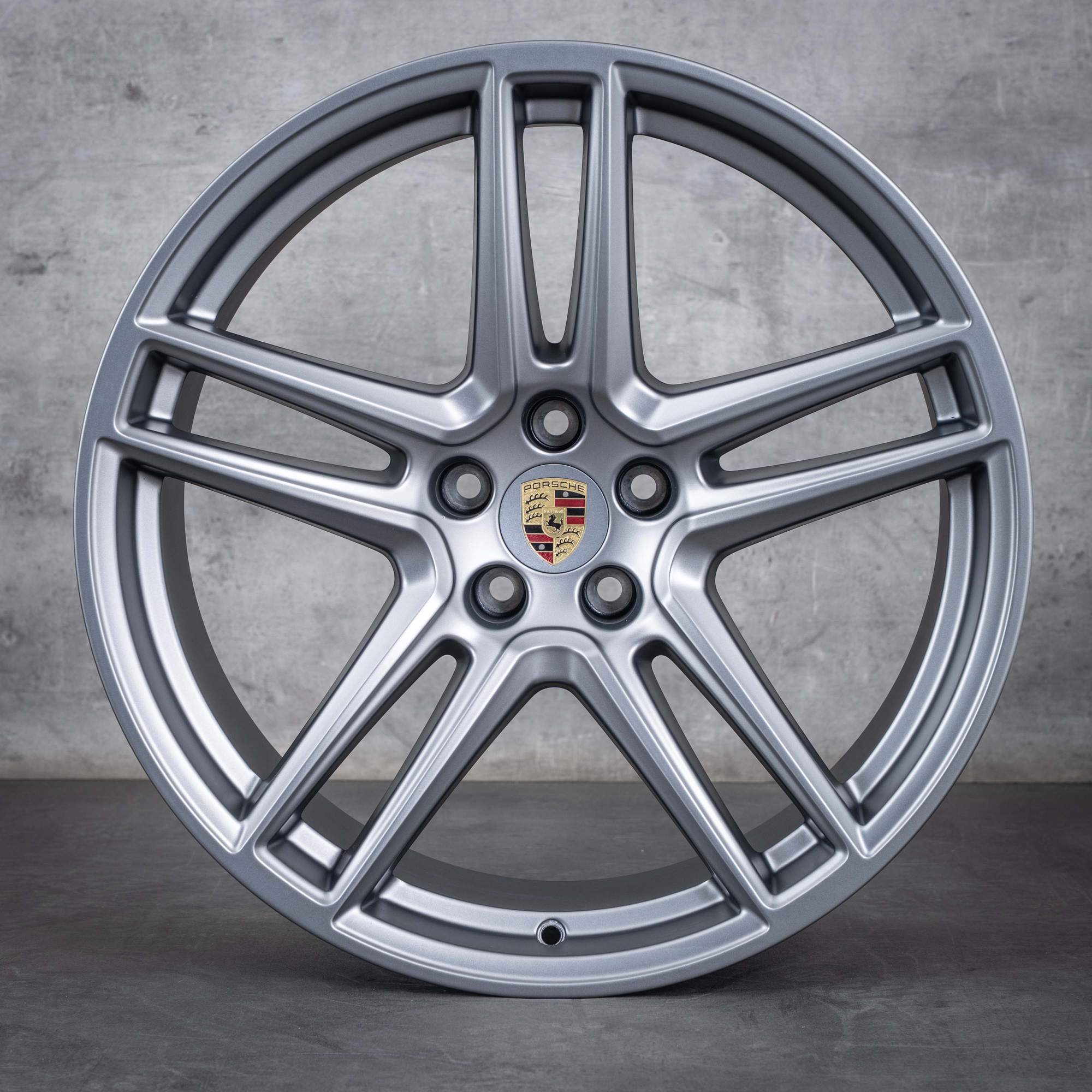 Alkuperäiset Porsche Macan II talvirenkaat 20 tuuman vanteet 95B601025DG 95B601025DK platinahopea matta