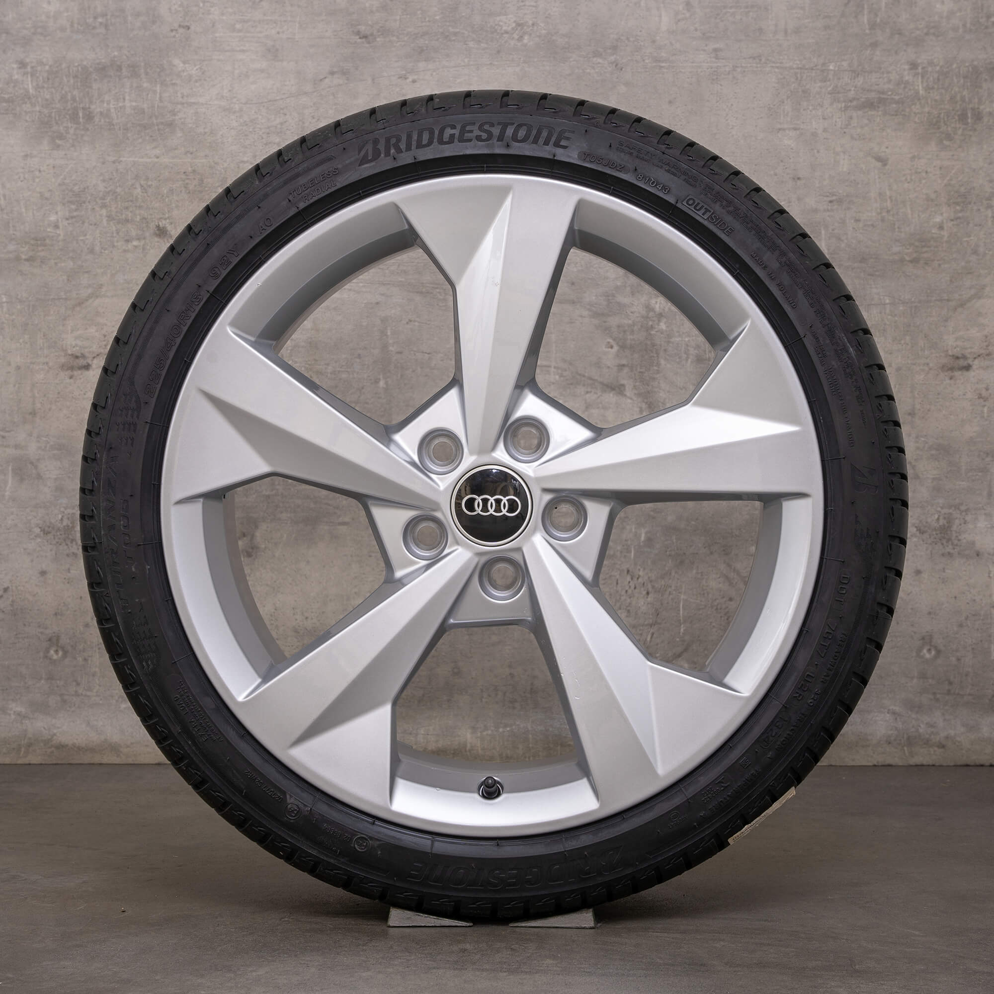 Original Audi A3 S3 Jantes 18 pouces 8Y 8V Sommerrder 8Y0601025CP argent NEUF