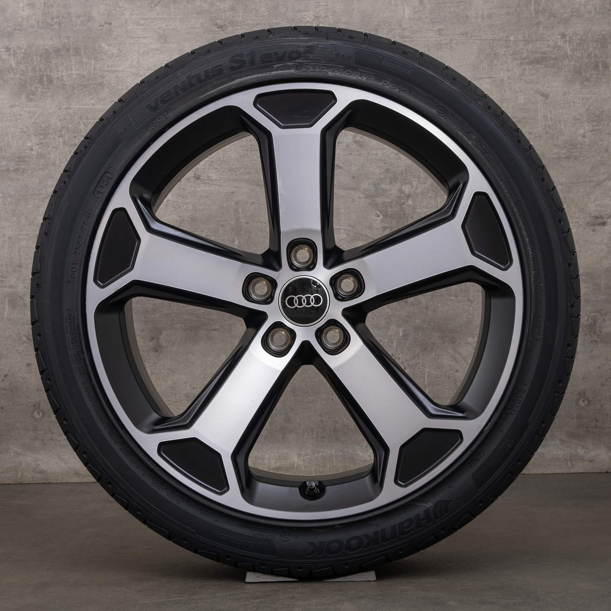 Oryginał Audi Q2 SQ2 felgi 19 cali GA koła letnie 81A071499 czarny mat polerowane toczone