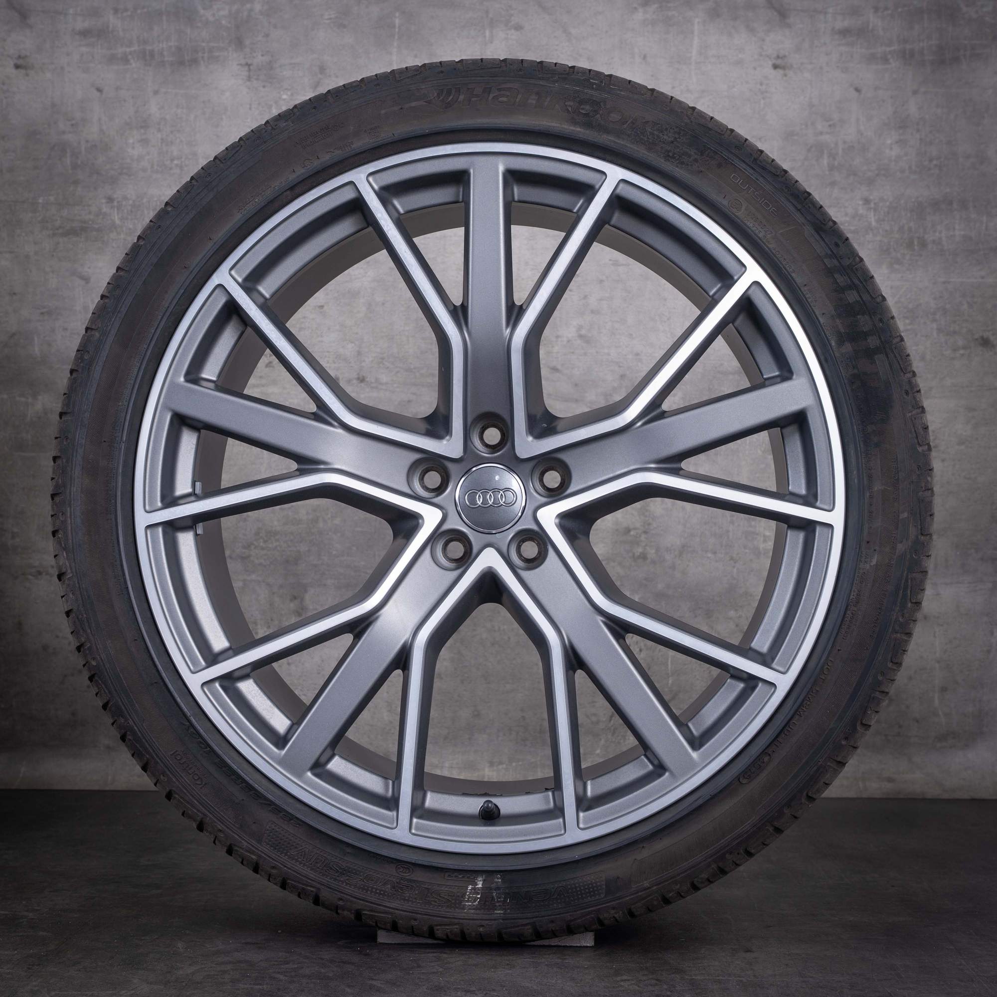 Oryginalne felgi Audi Q7 SQ7 22 cale 4M – opony letnie 4M0601025AG tytan matowy z efektem diamond cut