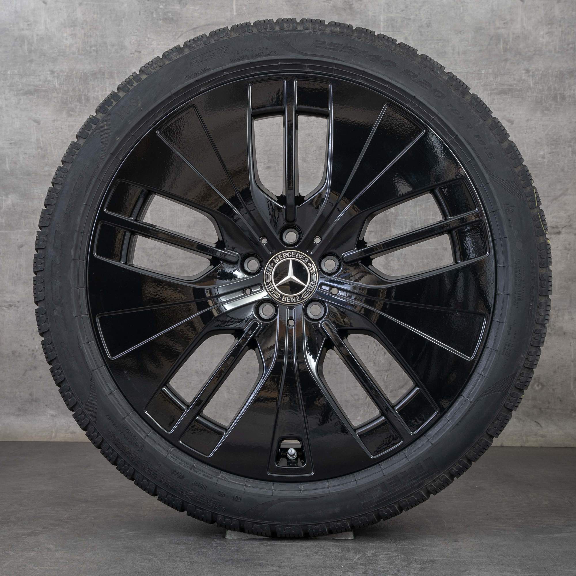 Oryginalne koła zimowe Mercedes Benz EQE 20 cali felgi V295 A2954011700 czarne błyszczące