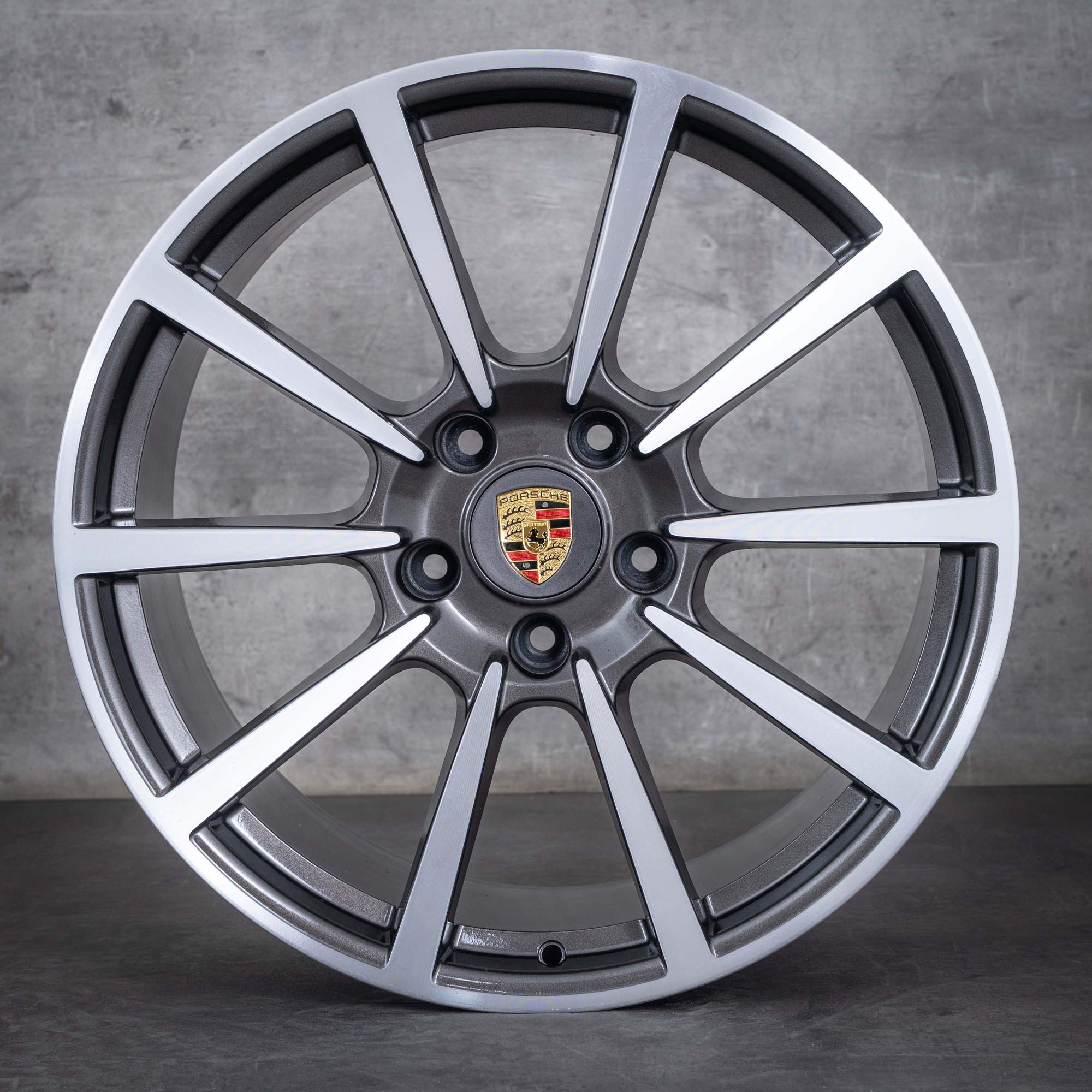 Oryginalne felgi Porsche 991 I 20-calowe koła letnie Carrera & S 99136216130 99136216630 polerowane tytanowe