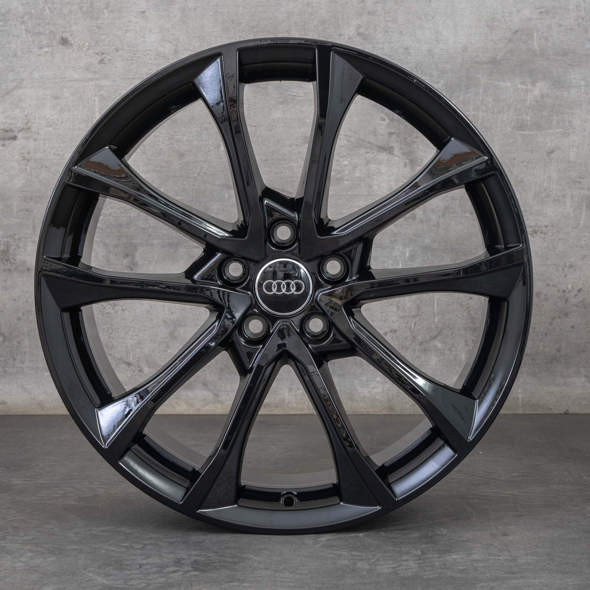 Alkuperäiset Aidot Audi A4 S4 vanteet 19 tuuman B9 8W 8W0601025BF musta kiiltävä