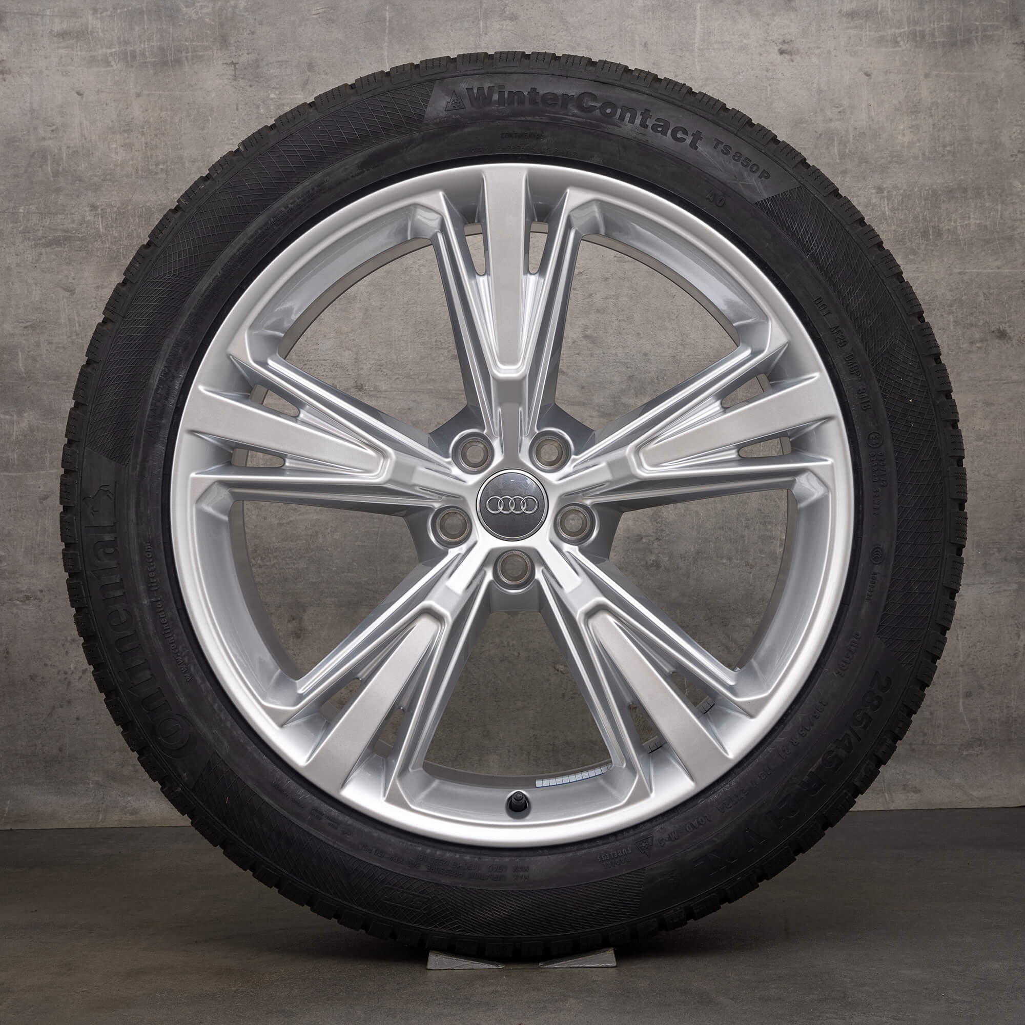 Audi Q8 SQ8 vinter komplette hjul vinterdæk 21 tommer fælge 4M8601025H