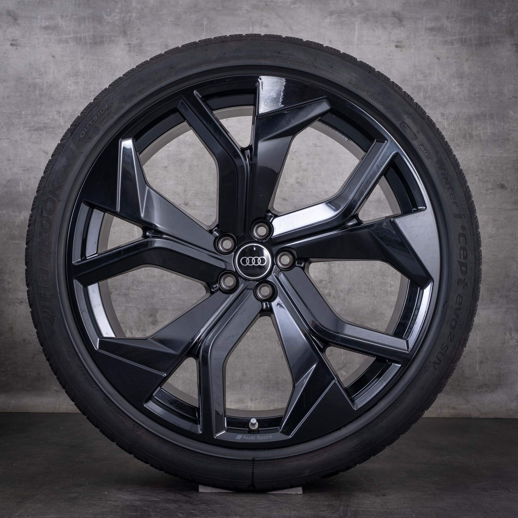 OEM Audi RSQ8 winter wheels 23inch 4M8 rims Part No 4M8601025DC Gloss Black