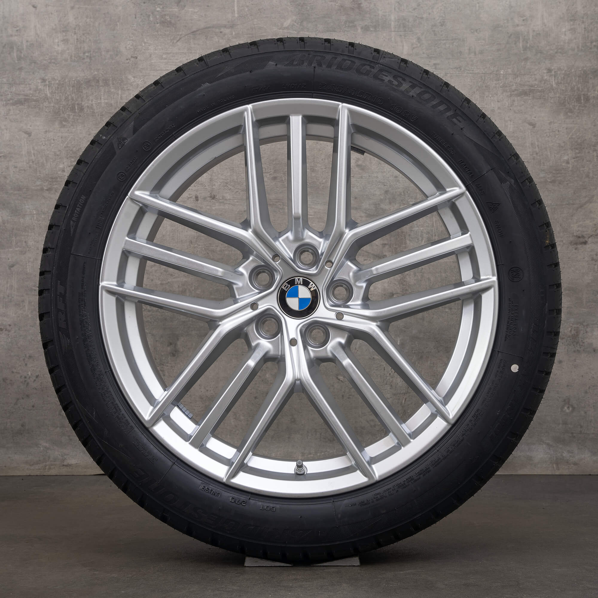 Oryginalne koła zimowe BMW serii 5 i5 19 cali G60 G61 felgi stylizacja 933 5A324D6 srebrne opony NOWOŚĆ