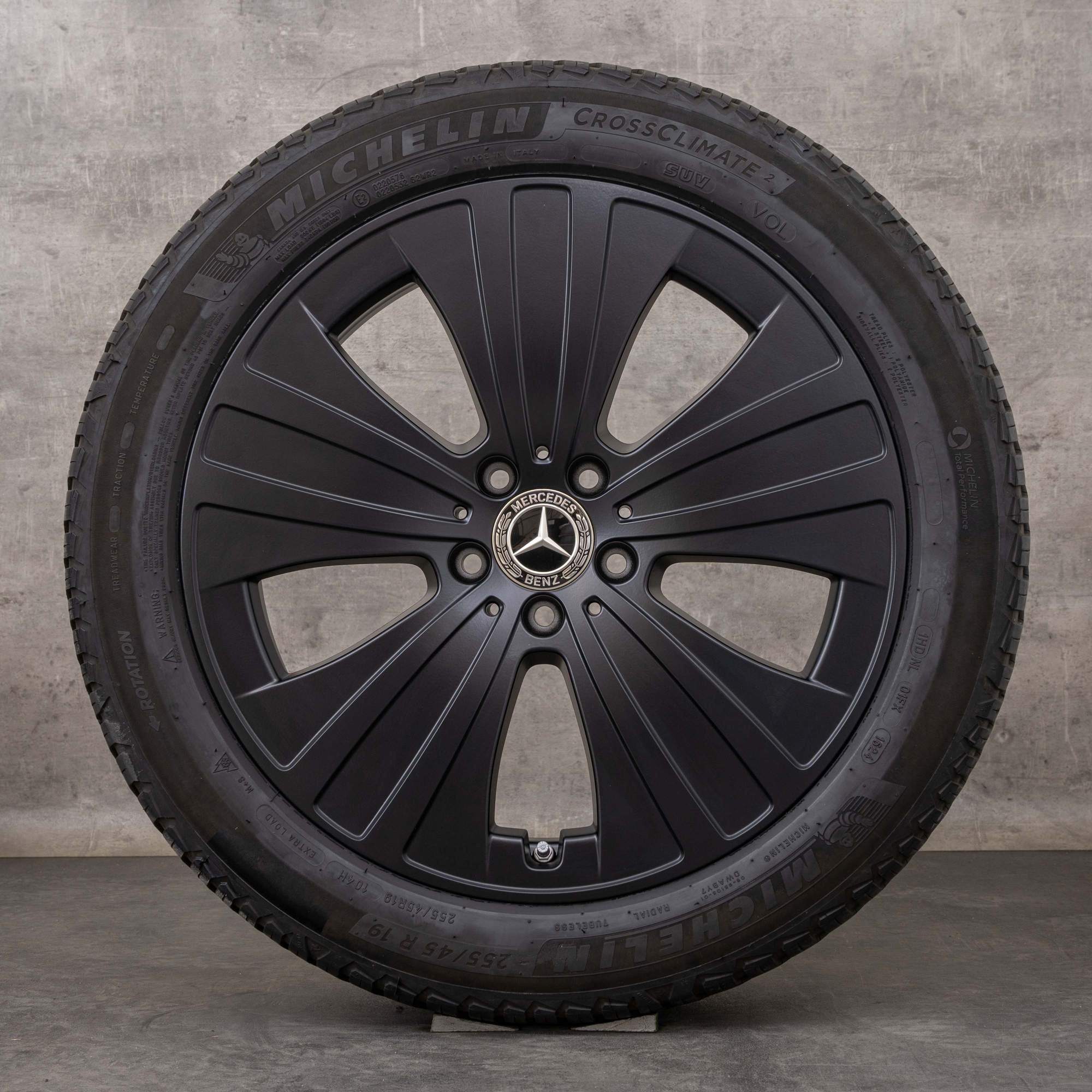 Alkuperäiset Mercedes Benz EQE talvirenkaat 19 tuuman V295 vanteet A2954011200 musta matta