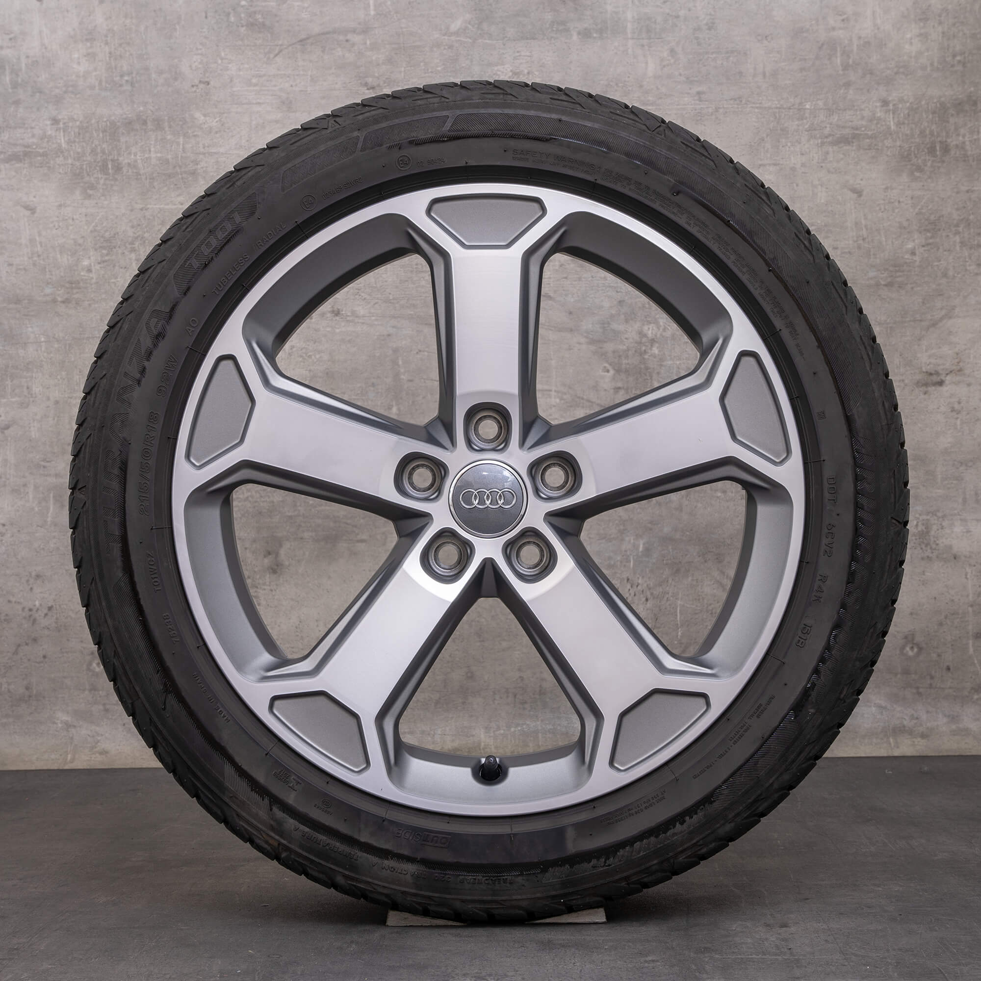 Original Audi Q2 Felgen 18 Zoll GA Sommerräder 81A601025AD anthrazit matt glanzgedreht