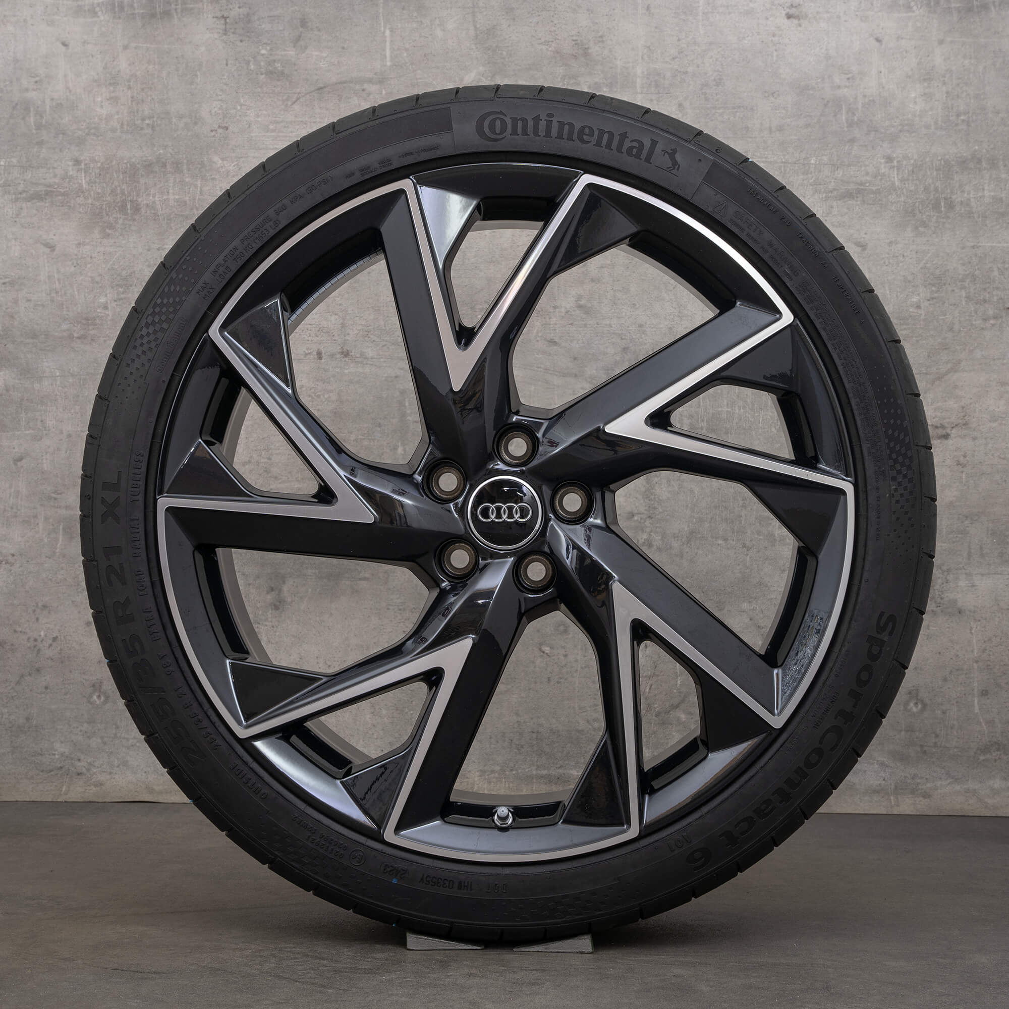 Audi RS Q3 F3 Sportback zomerwielen 21 inch velgen zomerbanden 83A601025BH