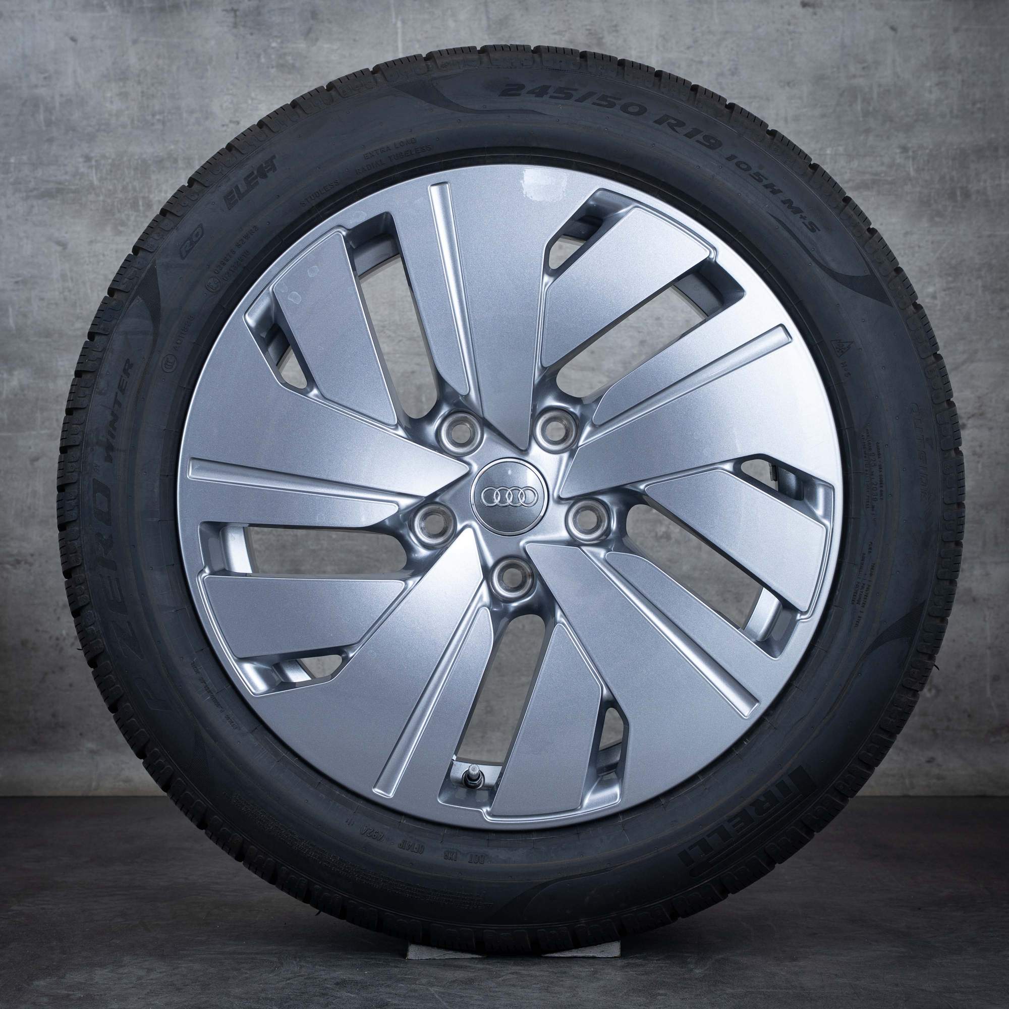 Jantes e pneus inverno originais Audi A6 e-tron de 19 polegadas jantes GH 85E601025 85E601025A antracite brilhante