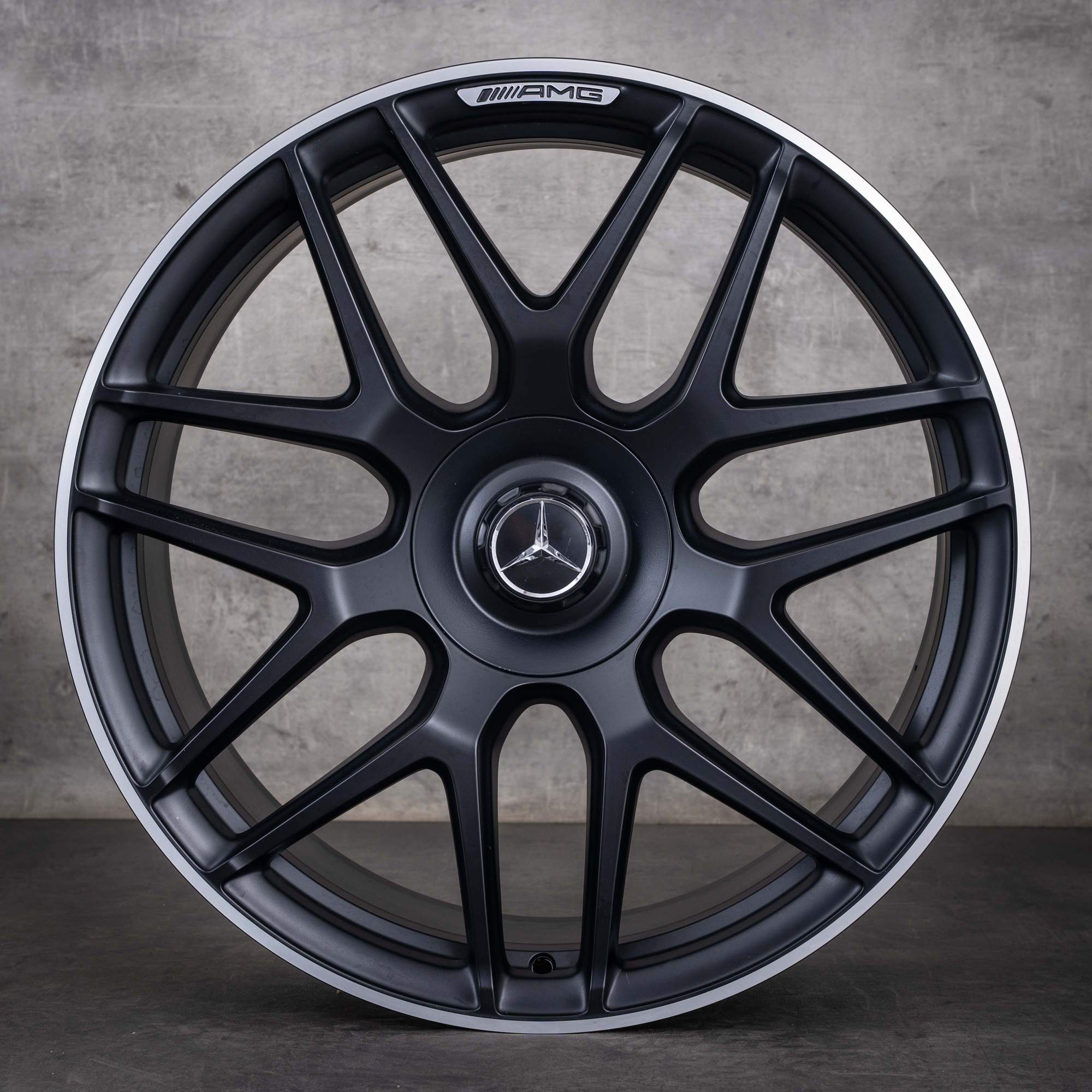 OEM Mercedes-Benz G-Class G63 AMG 22-inch rims W465 W463A A4634012000 Matte Black, diamond cut