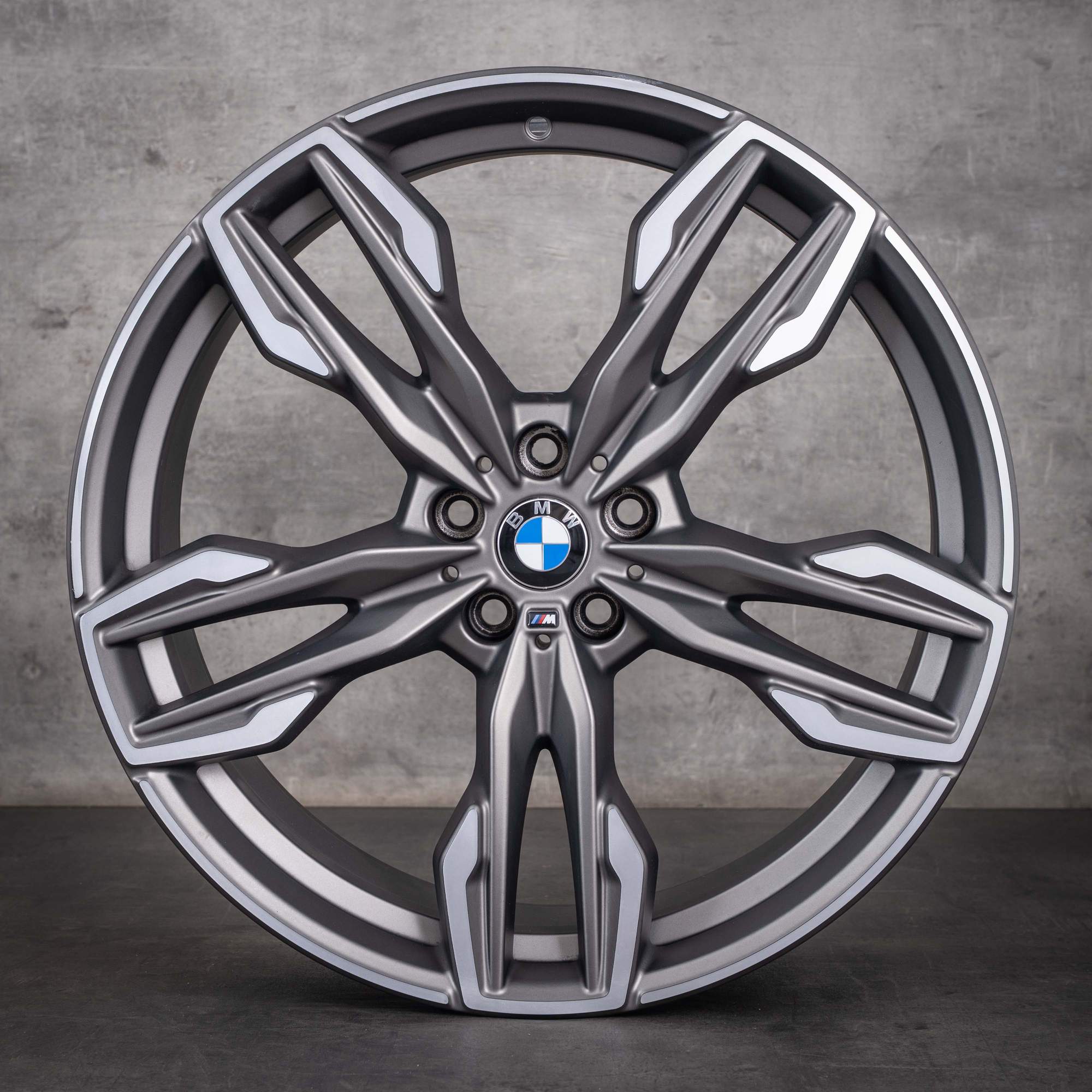 Orijinal BMW X3 X4 Jantlar 21 inç G01 G02 8053455 8053456 Çift kollu 718 M seryum grisi elmas kesim mat parlak işlenmiş