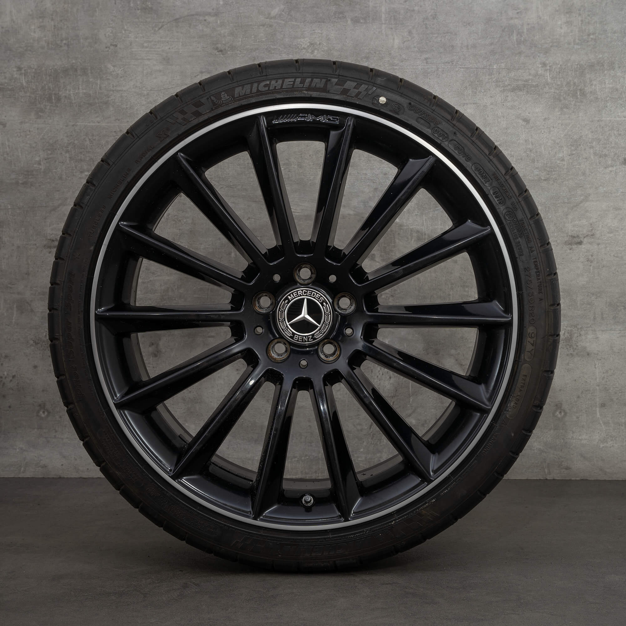 AMG 20 tums fälgar Mercedes Benz CLS C257 Coupe sommardäck sommarhjul