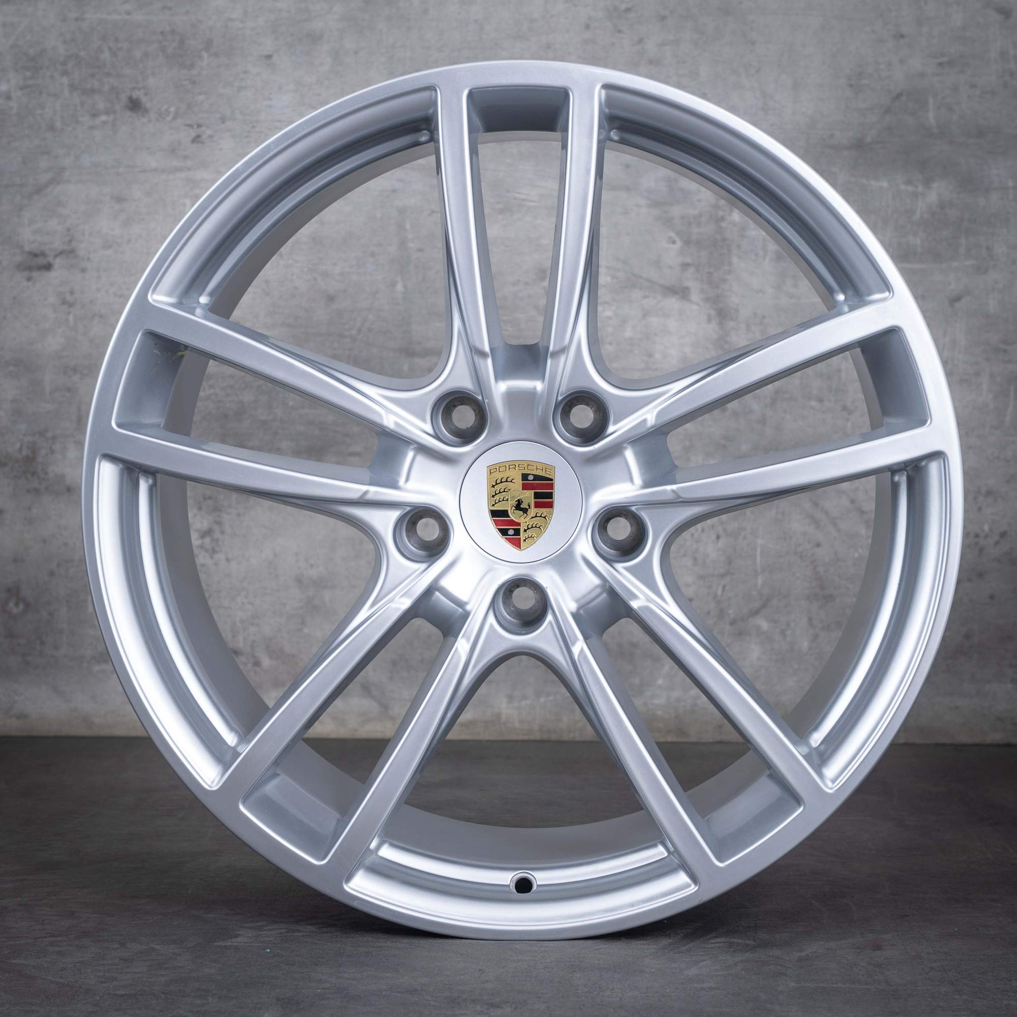 Oryginalne felgi Porsche 20 cali Cayenne 9YA II S & Hybryda 9Y0601025BB 9Y0601025BC srebrne błyszczące