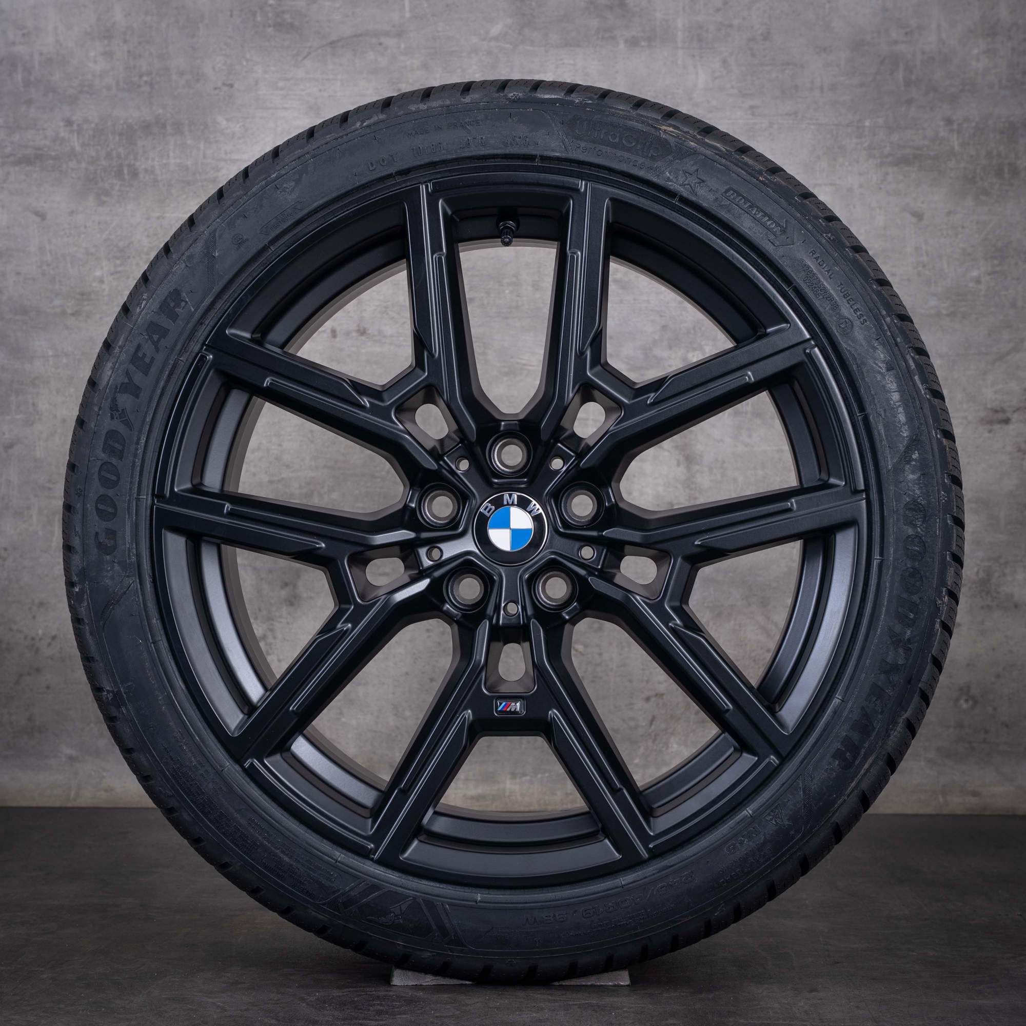 Alkuperäiset BMW 4-sarjan i4 talvirenkaat 19 tuumaa G26 Gran Coupe -vanteet malli 859 M 8747304 8747305 kiiltävä musta