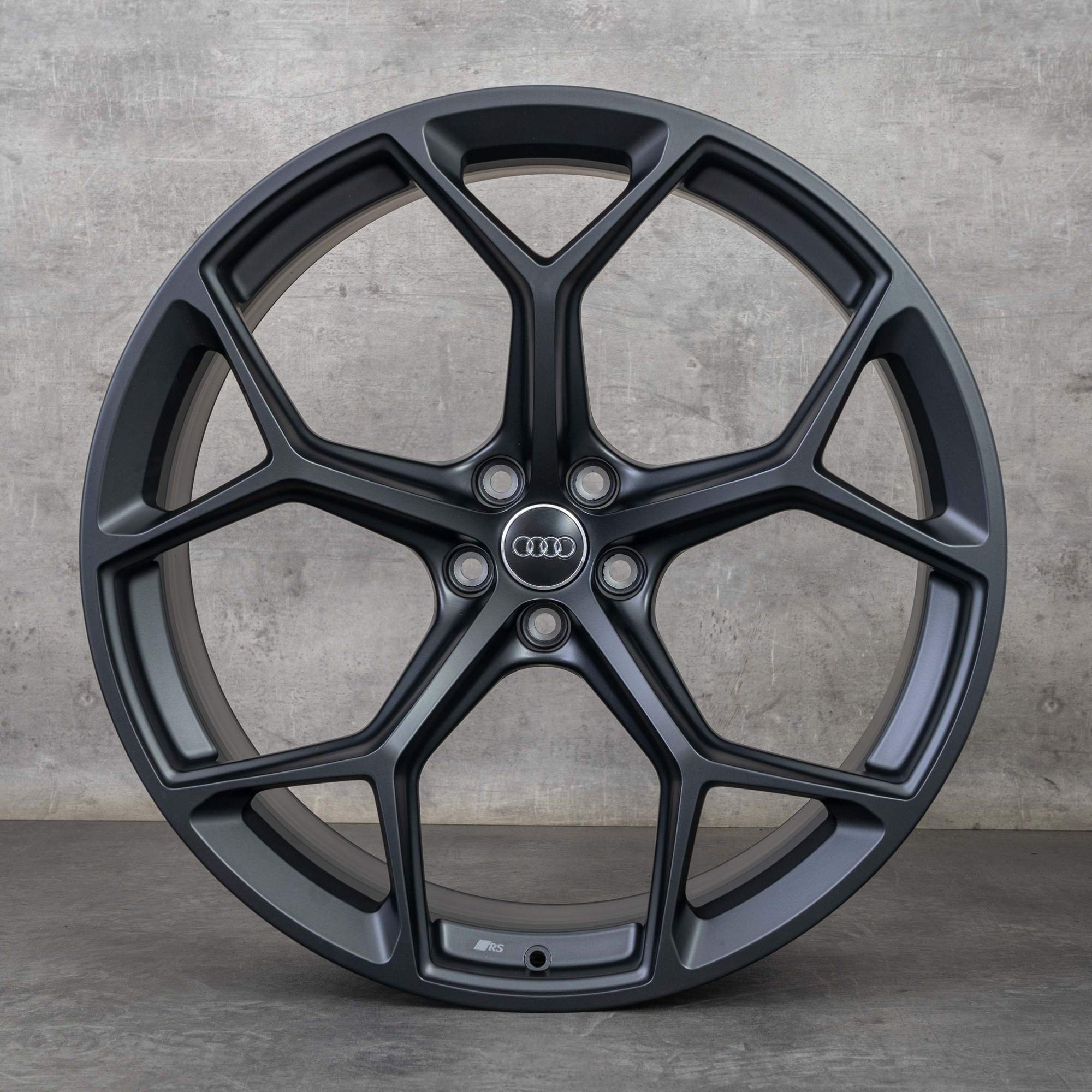 Oryginał Audi RS Q8 felga 23 cale 4M8 Performance 4M8601025CM czarny mat NOWY