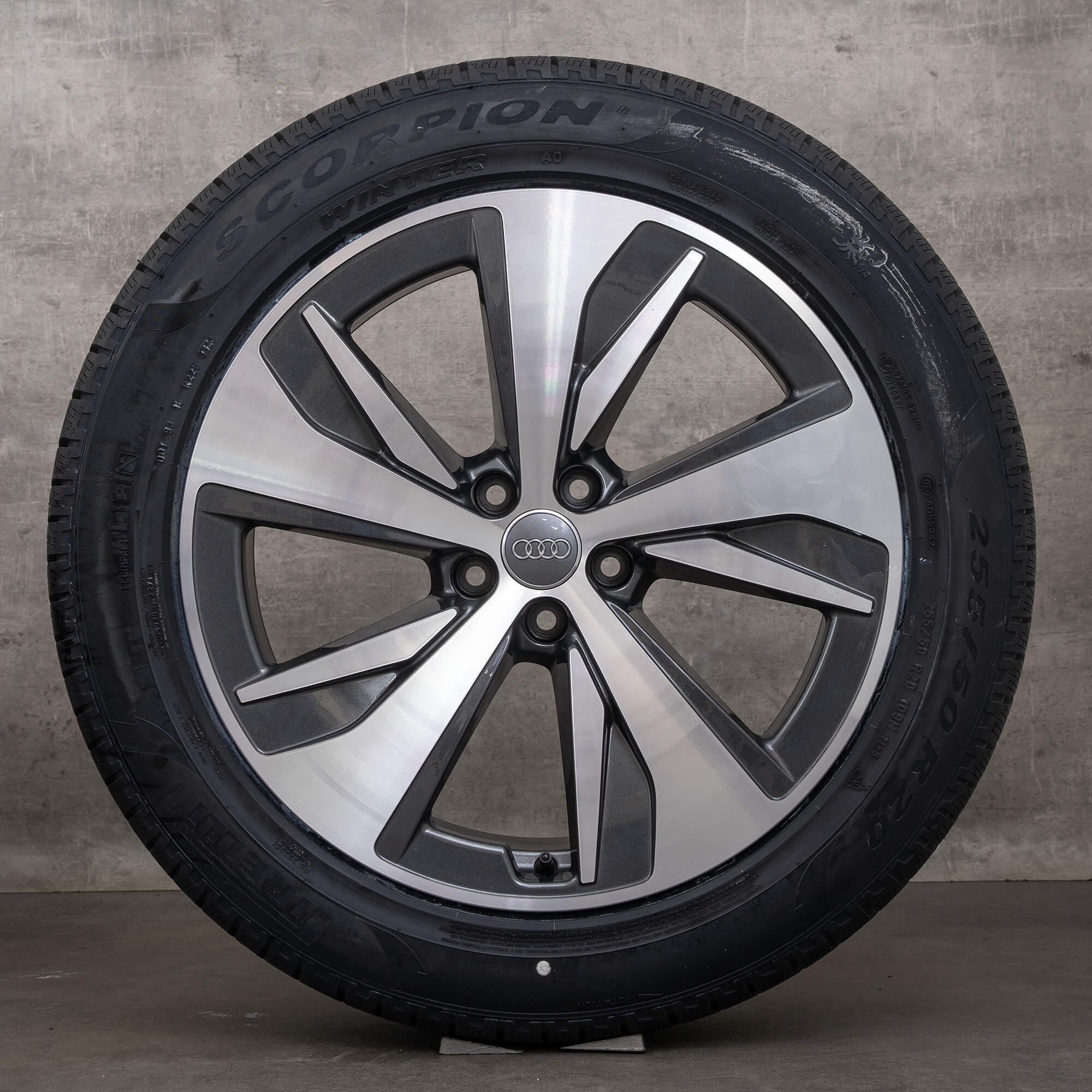 Oryginalne koła zimowe do Audi e-tron GE Q8 20 cali felgi 4KE 4KE601025AF kolor antracytowy diamond cut NOWE