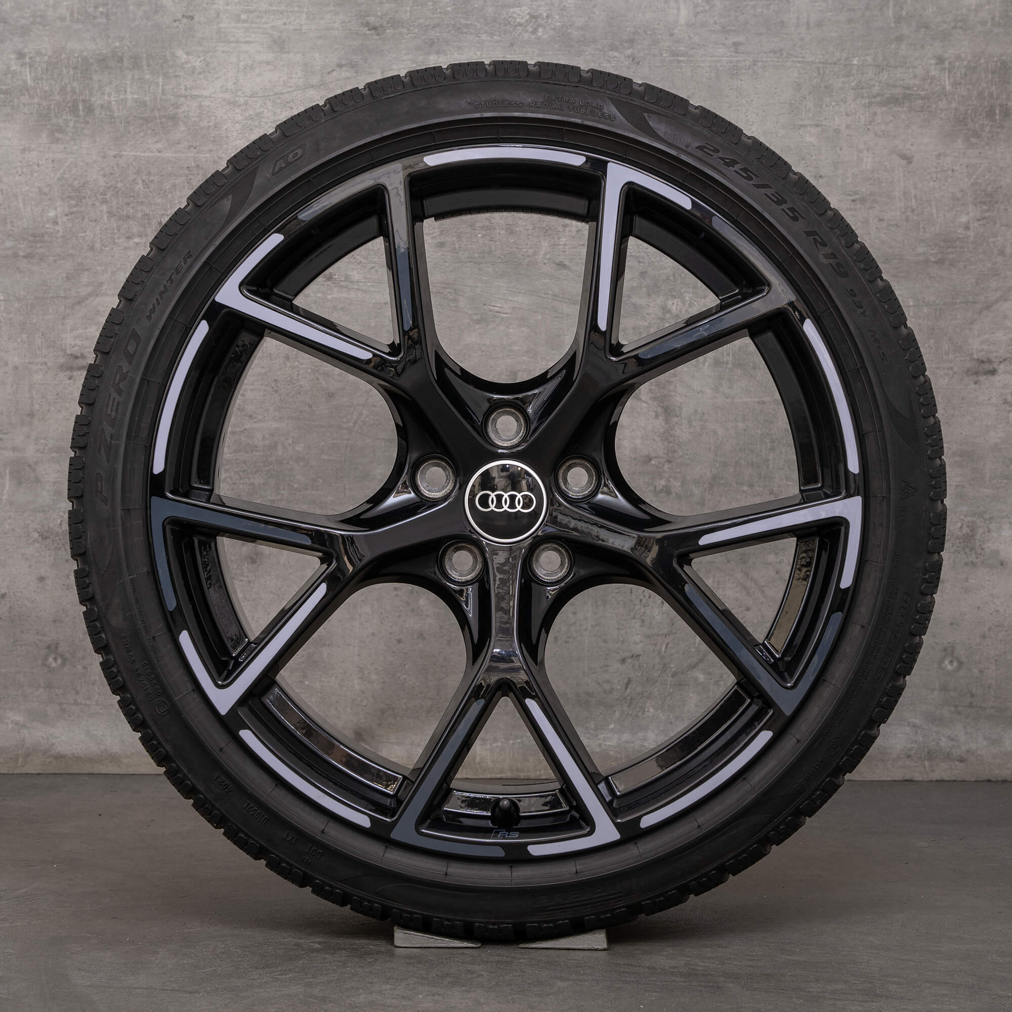 Original Audi RS3 Winterräder 19 Zoll 8Y Felgen 8Y0601025BP 8Y0601025BQ schwarz