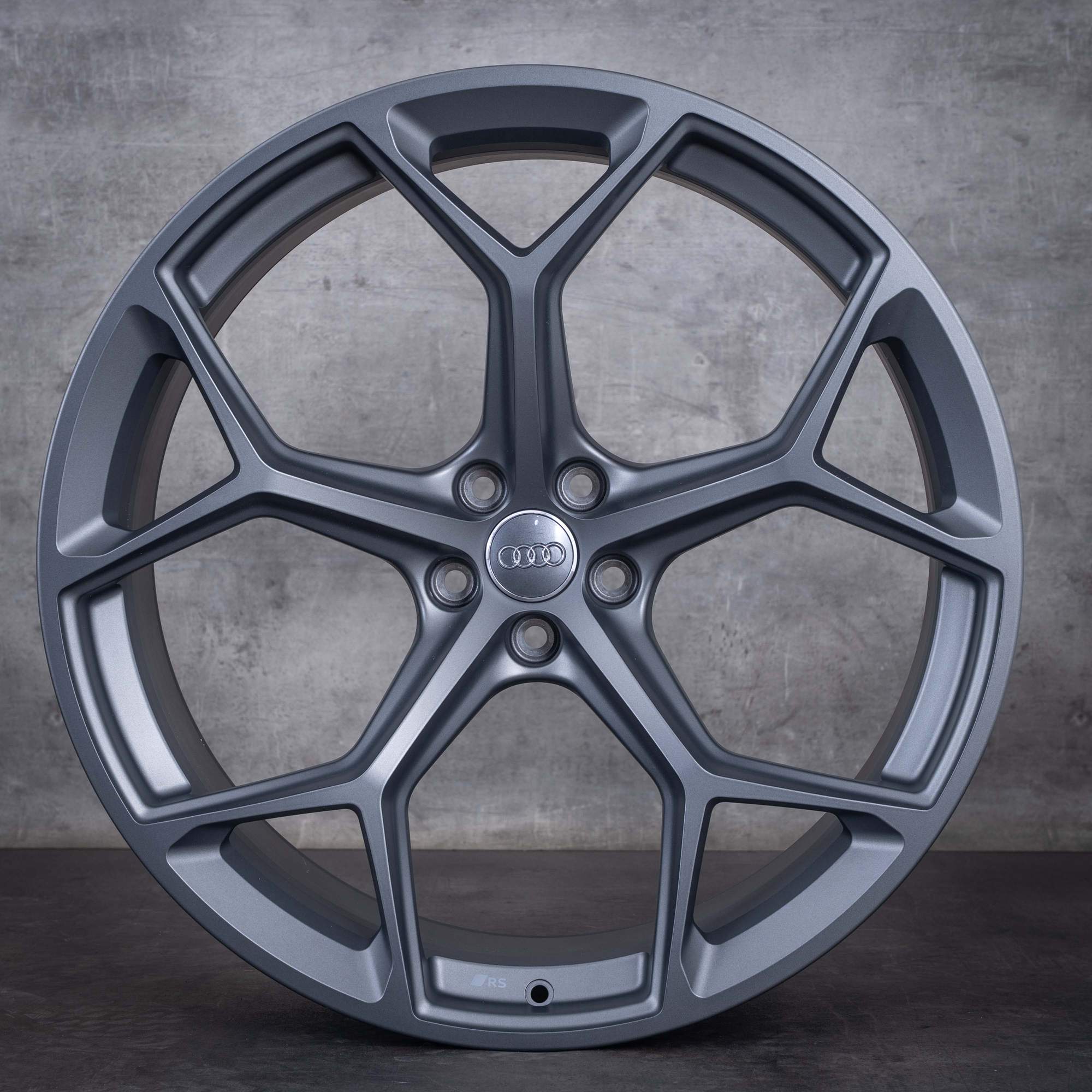 Original Audi RS Q8 Felgen 23 Zoll 4M8 Performance 4M8601025CM titan matt