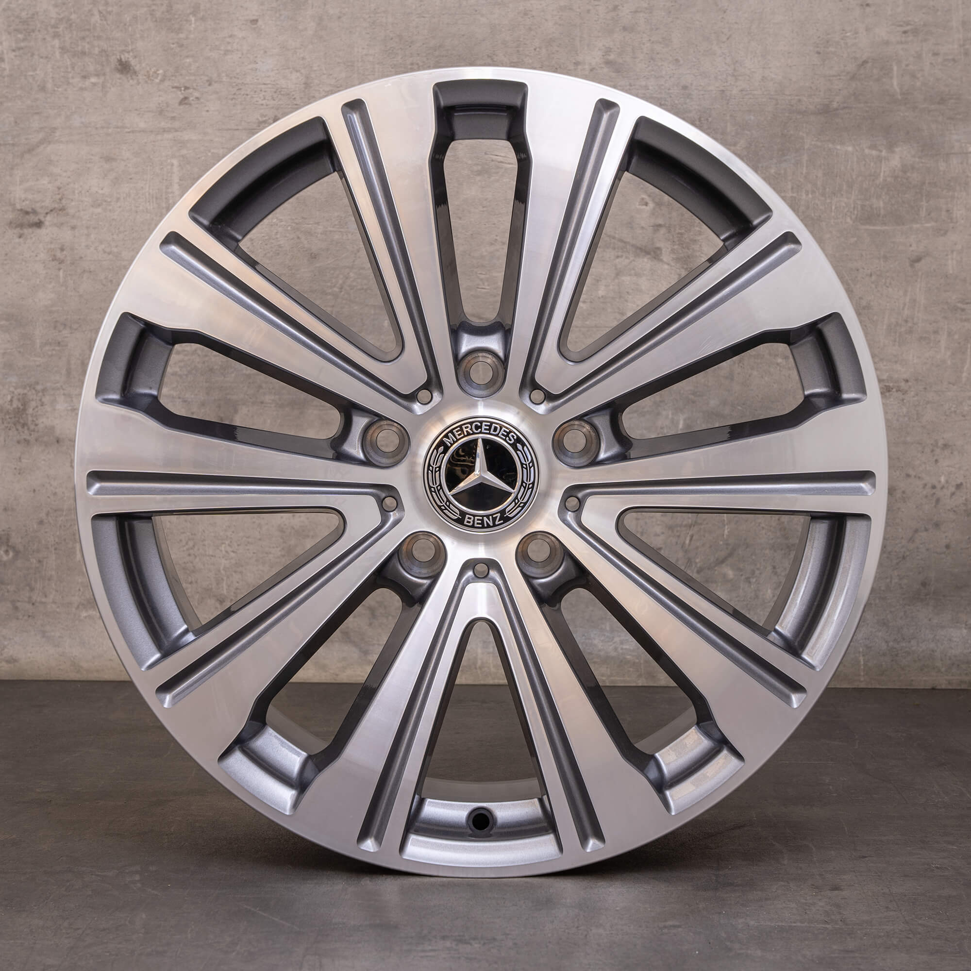 Original Mercedes Benz G-Class ráfky na auto 19 palců W463 A4634011100 himalaya šedé lesklé soustružené NOVÉ