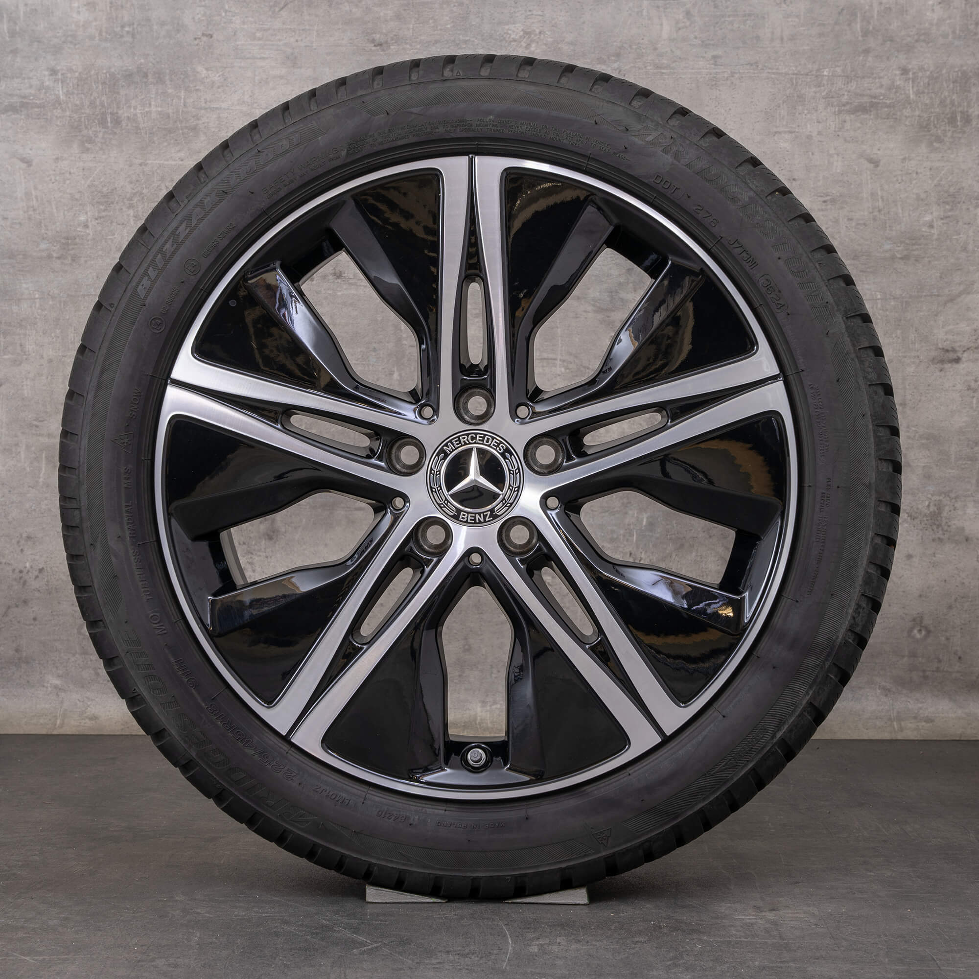 Alkuperäiset Mercedes Benz A B-sarja CLA talvirenkaat 18 tuuman W177 V177 W247 C118 X118 vanteet A1774010500 musta kiillotettu