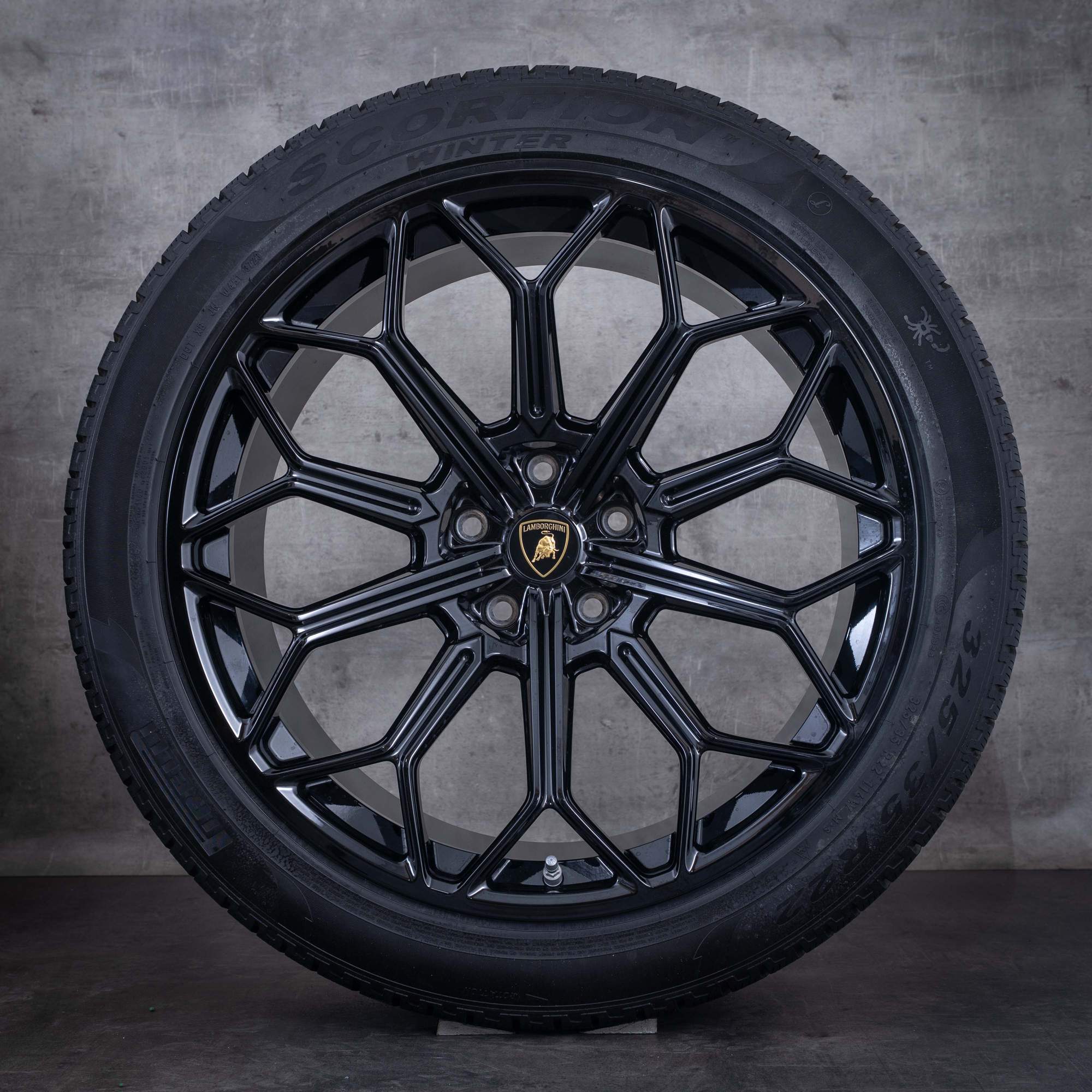 Original Lamborghini Urus Winterräder 22 Zoll Felgen Auriga 4ML601025R 4ML601025S schwarz glanz - Rad 3 von 4
