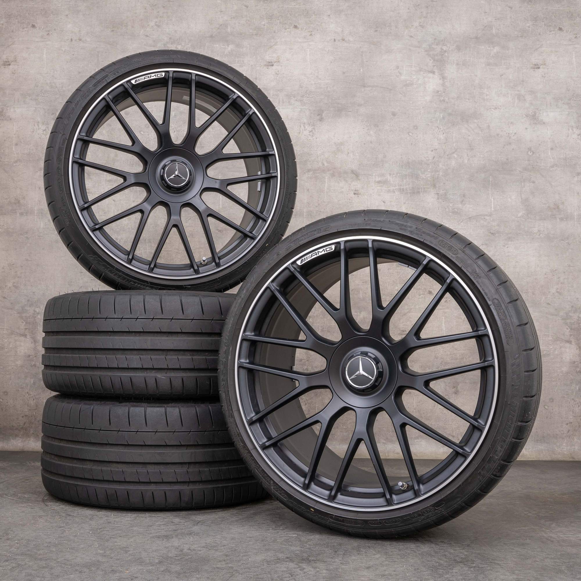 Ruote invernali originali Mercedes-Benz Classe C C63 S AMG da 19-20 pollici modelli C205 e A205 codici A2054015900 e A2054016100 nero opaco con finitura diamantata NUOVI