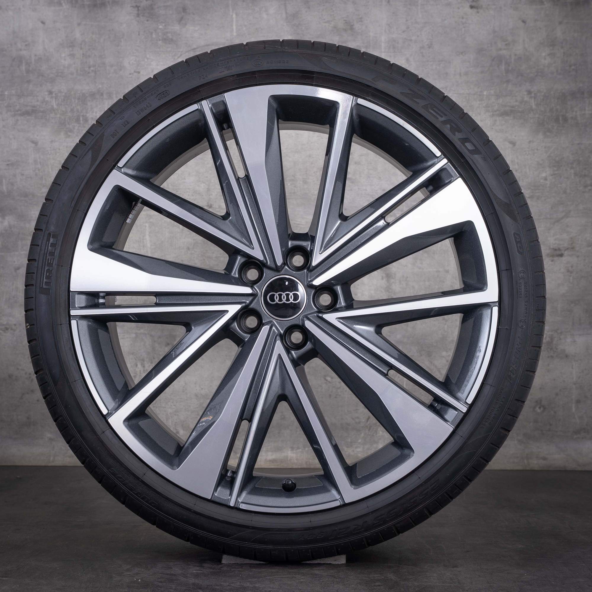Cerchi originali Audi A6 S6 da 21 pollici 4K C8 per ruote estive 4K0601025BK color granito parte anteriore diamantata