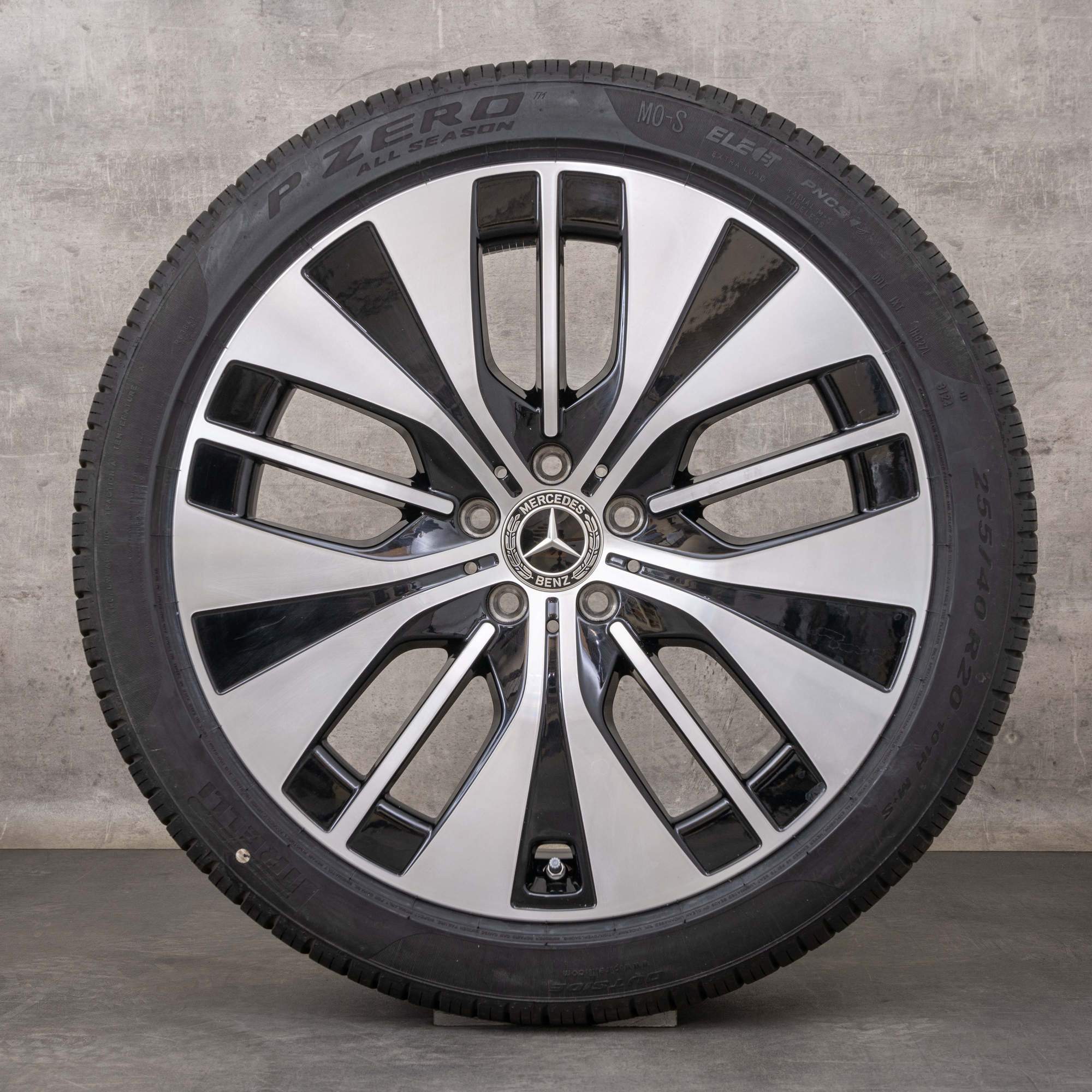 Oryginalne koła zimowe Mercedes Benz EQE 20 cali felgi V295 A2954011700 czarne polerowane toczone