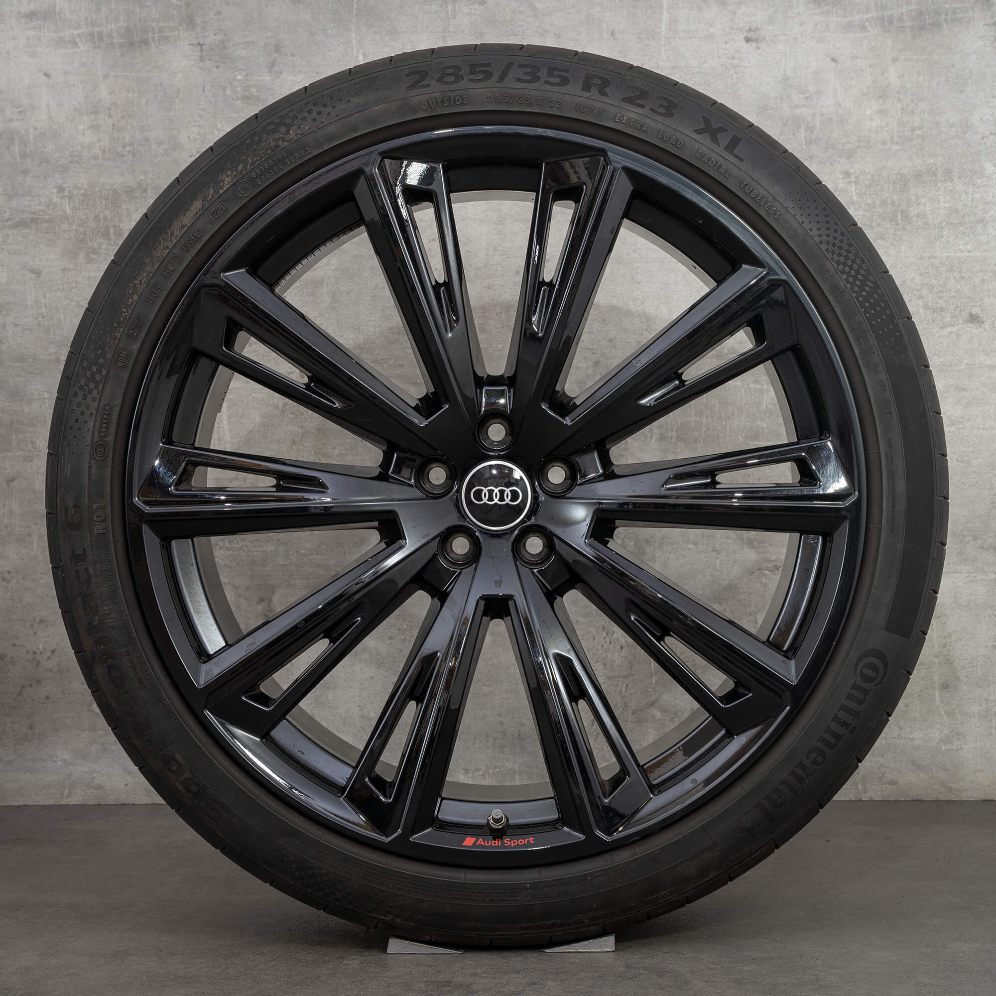 Audi 23 palcové ráfky Q8 SQ8 4M8 lichoběžníkové letní pneu kola 4M8601025AT