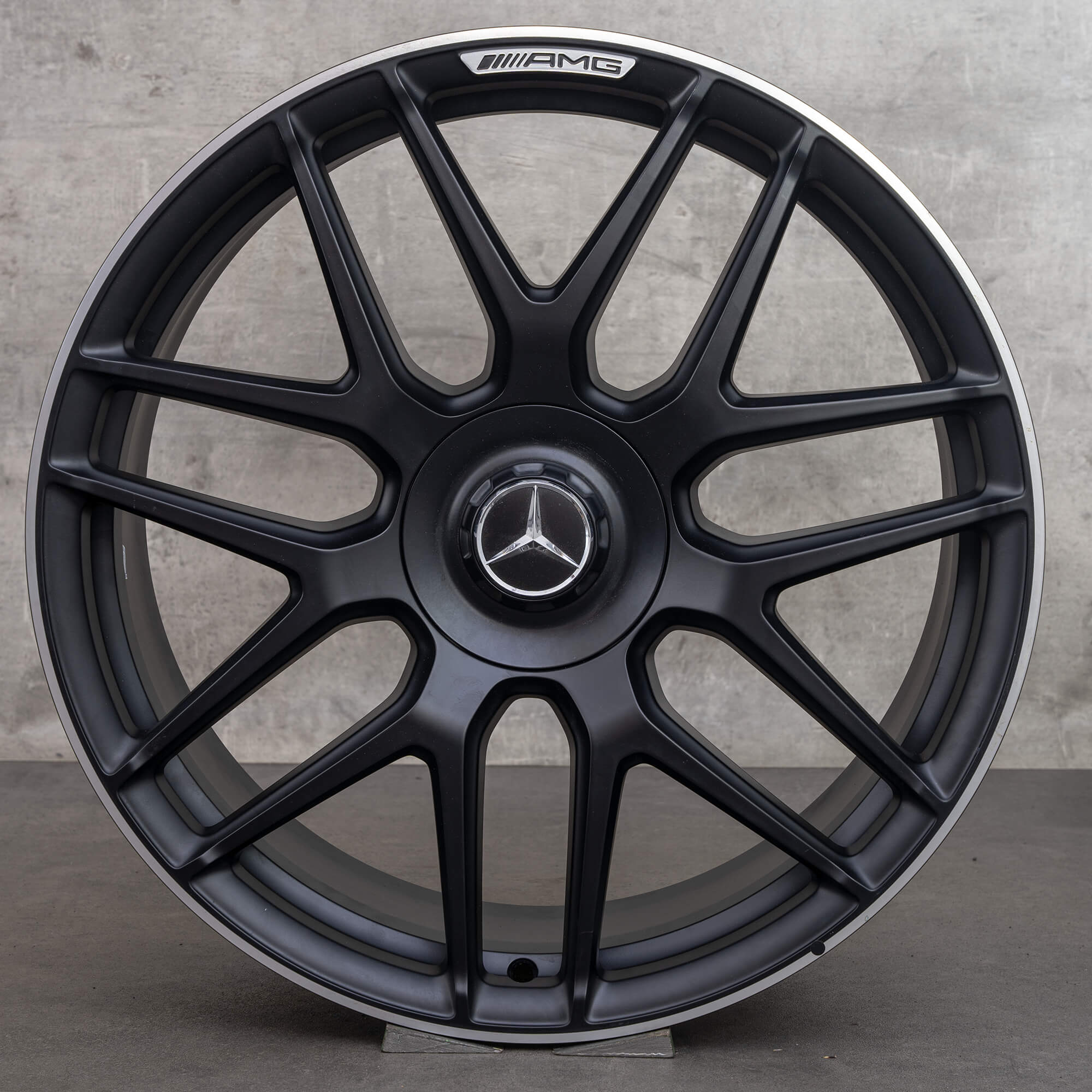 [Pilt: 30373-amg-20-zoll-felgen-mercedes-benz-e...1784646360]