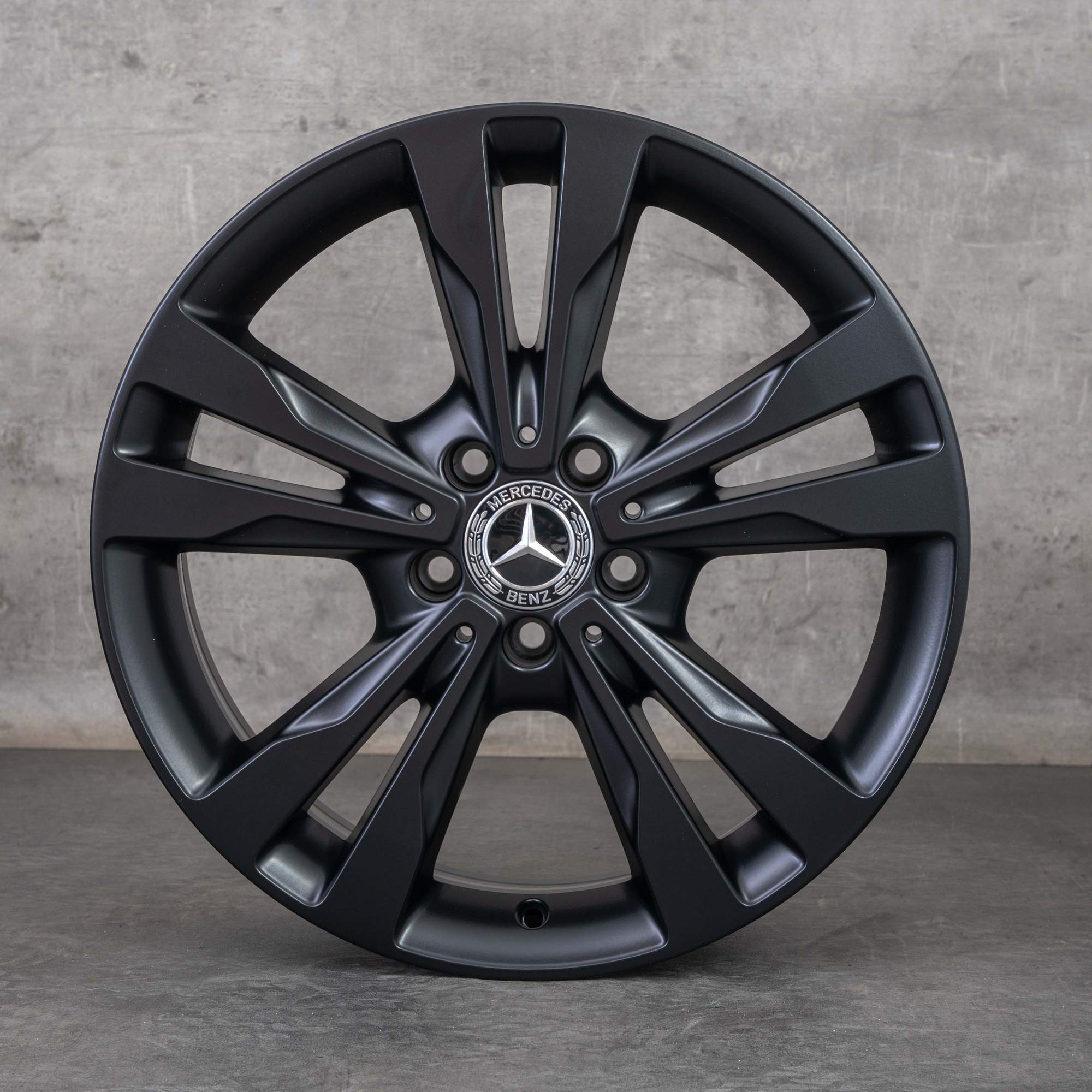 Oryginał Mercedes Benz Klasa C Felgi 18 cali W205 S205 C205 A205 A2054012802 czarny mat
