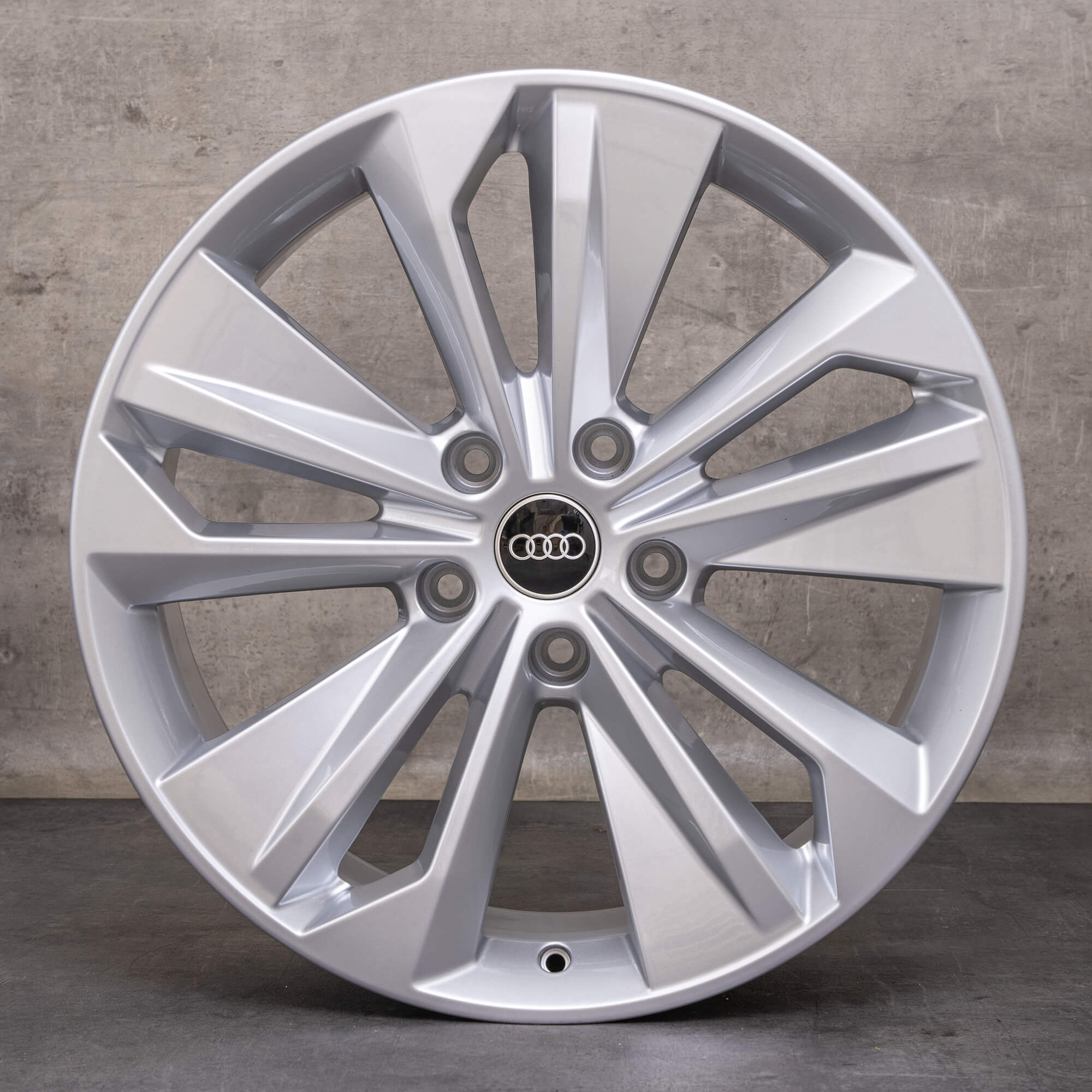 OEM Audi Q6 SQ6 e-tron rims 20 inch GF 85H601025BP 85H601025BQ Flax silver