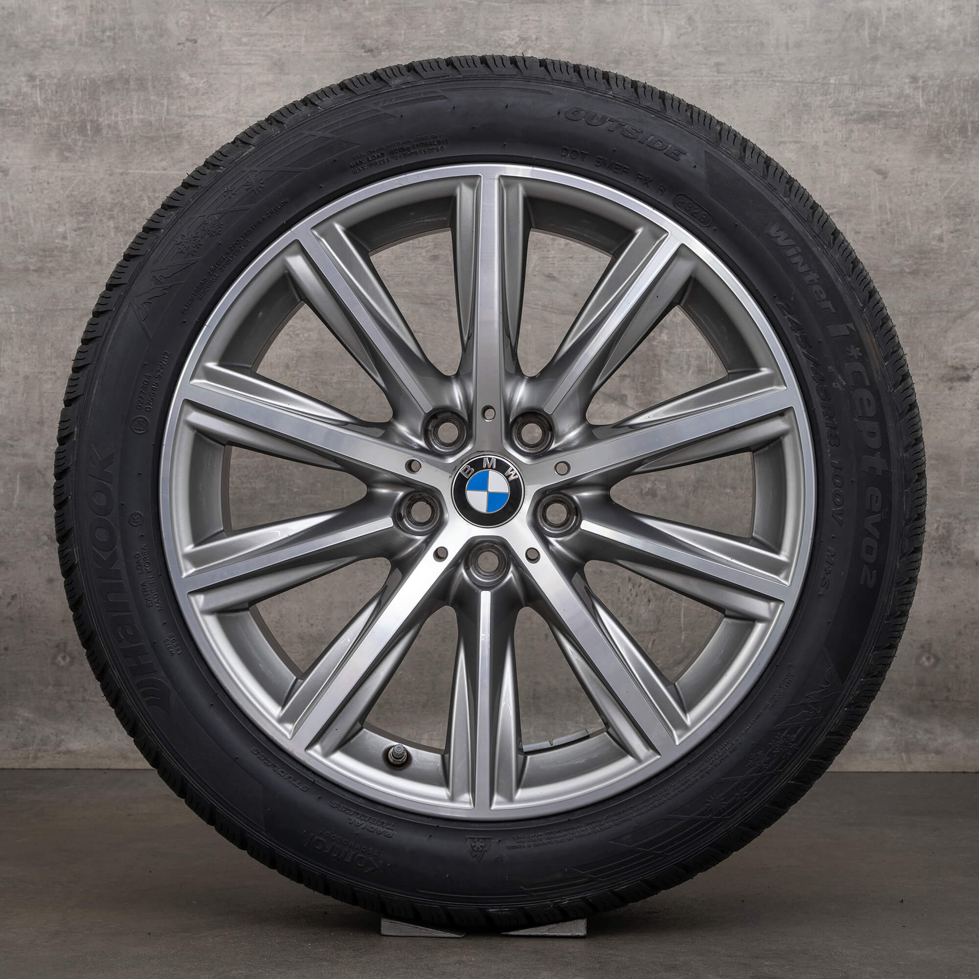 Jantes hiver d'origine BMW Série 5 18 pouces G30 G31 style 684 6874441 gris ferrique poli avant