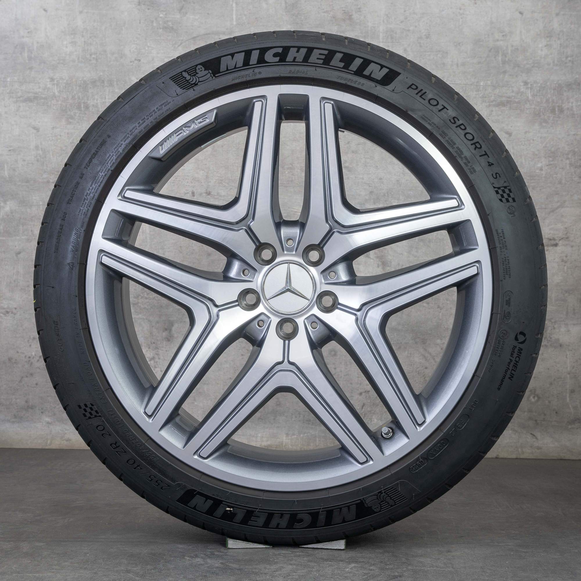 Oryginalne felgi Mercedes-Benz GLA GLB 35 45, 20 cali, X247 H247, koła letnie A2474012000, kolor himalaya grey, Polerowane na wysoki połysk, NOWE