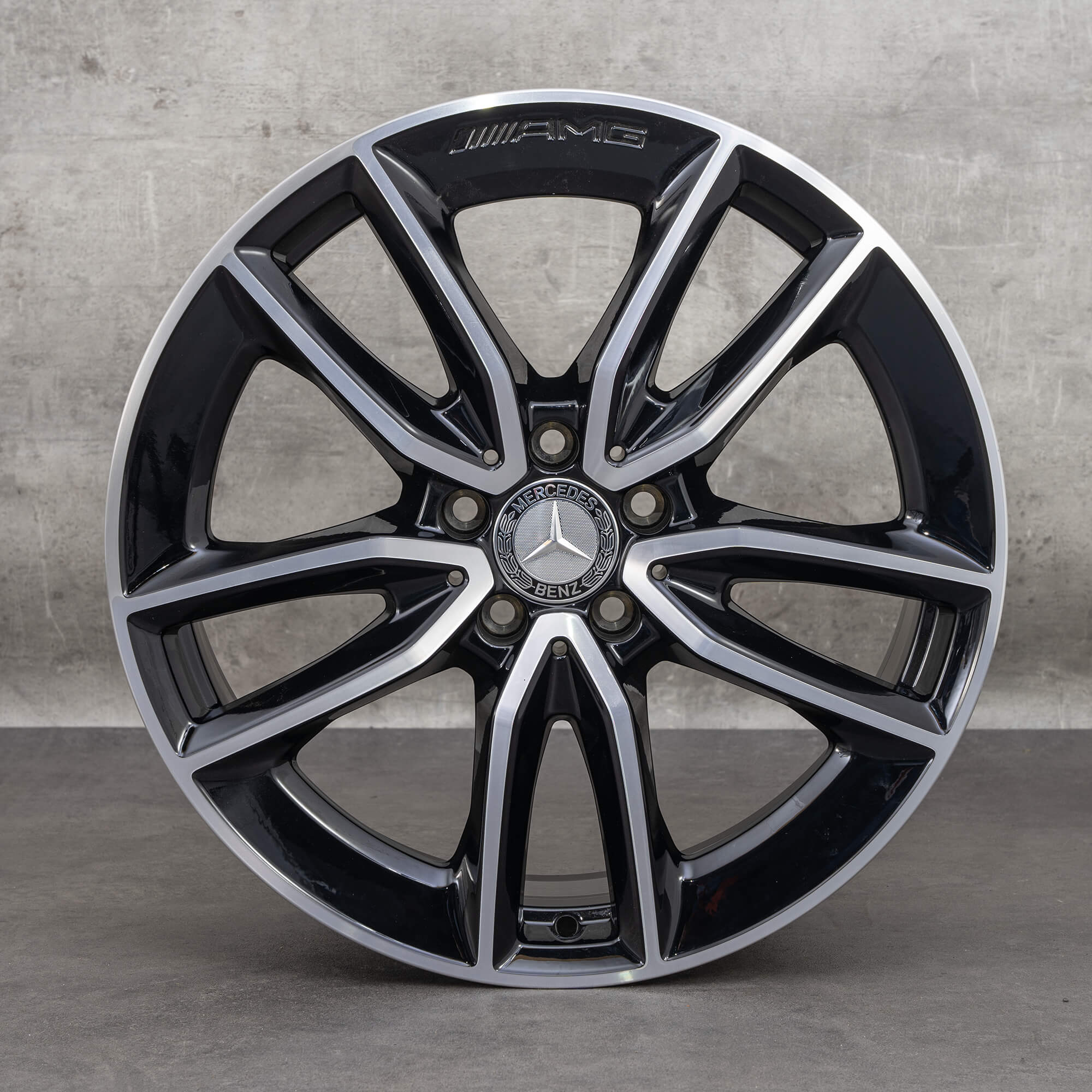 AMG 19 inch rim Mercedes CLA 35 C118 X118 A1184010400 8.5 x 19 ET 55.2
