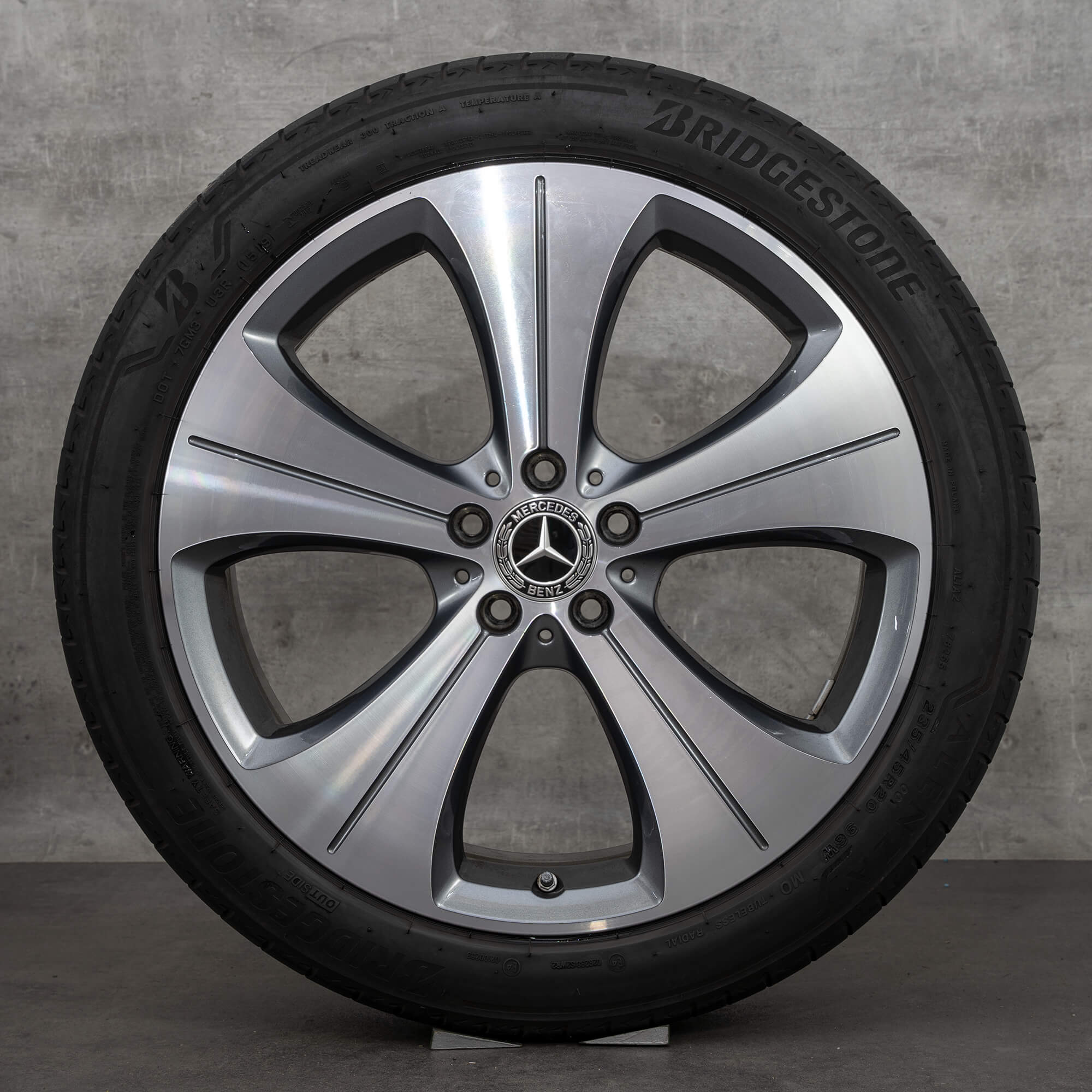 Oryginalne koła zimowe Mercedes-Benz GLA GLB 20 cali felgi H247 X247 nr kat. A2474013700 kolor himalaya grey w wersji z efektem diamond cut