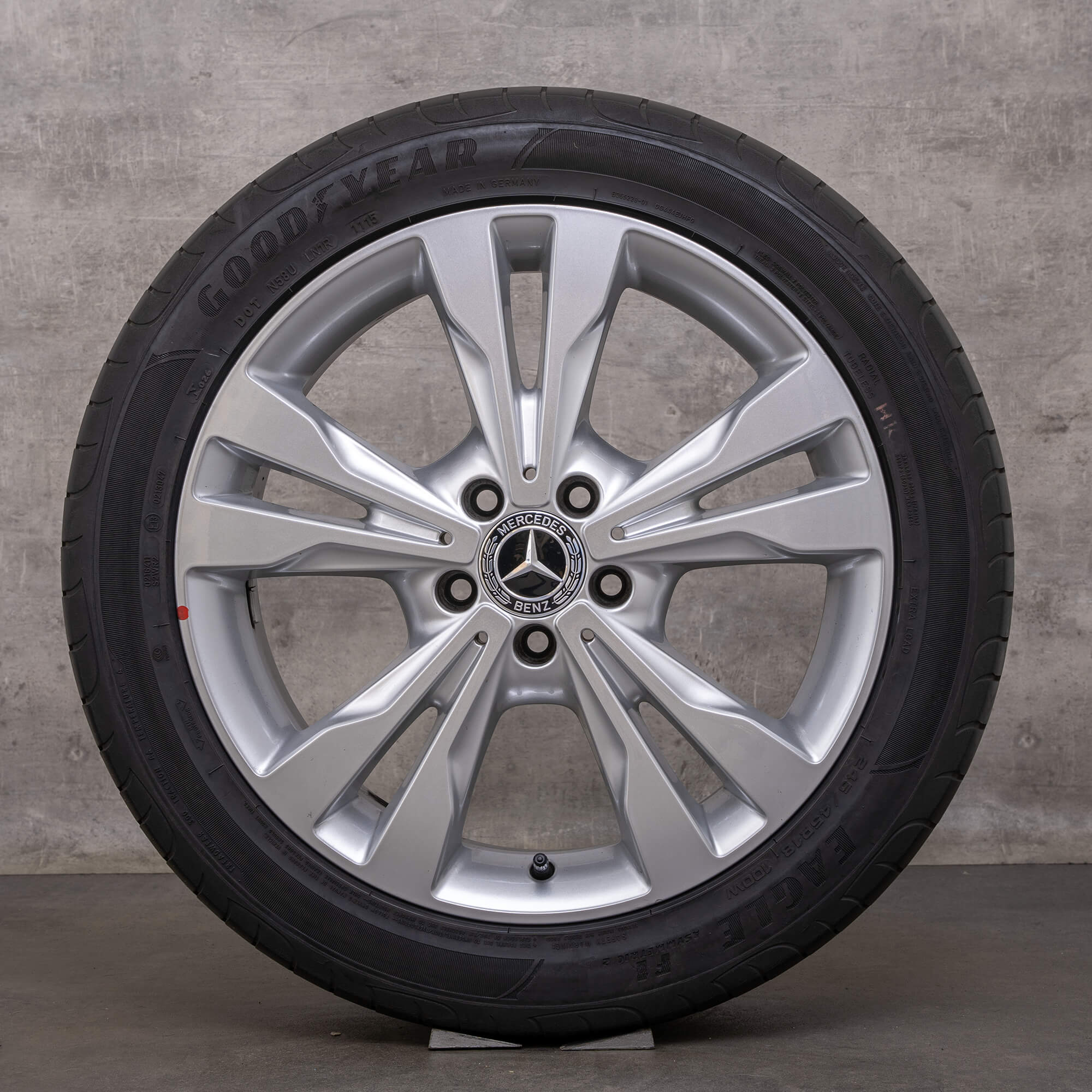 OEM Mercedes Benz V-Class rims 18 inch W447 Vito Viano summer wheels A4474010501 silver