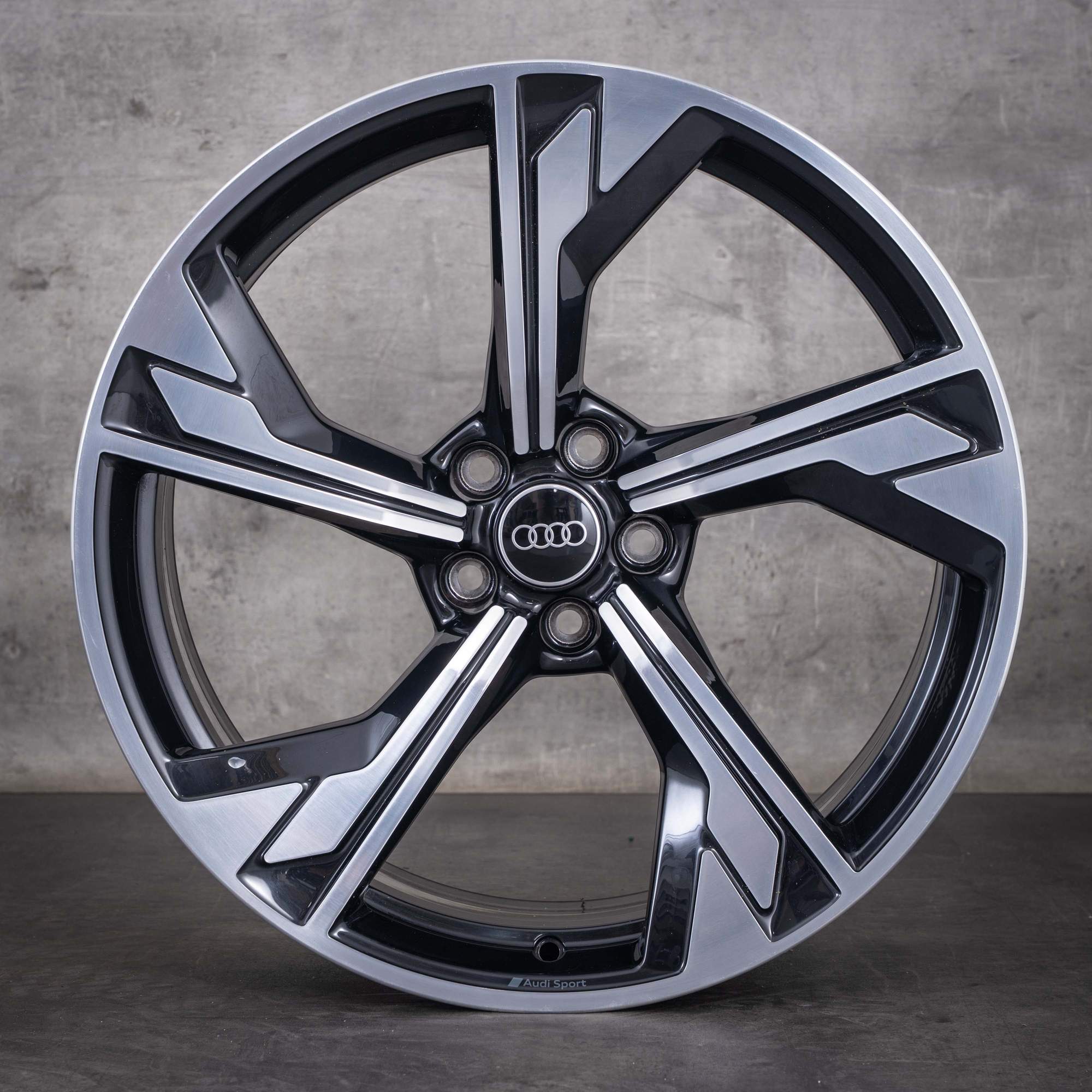 OEM Audi RS4 RS5 20inch B9 8W F5 Flag 8W0601025DT rims Black diamond cut