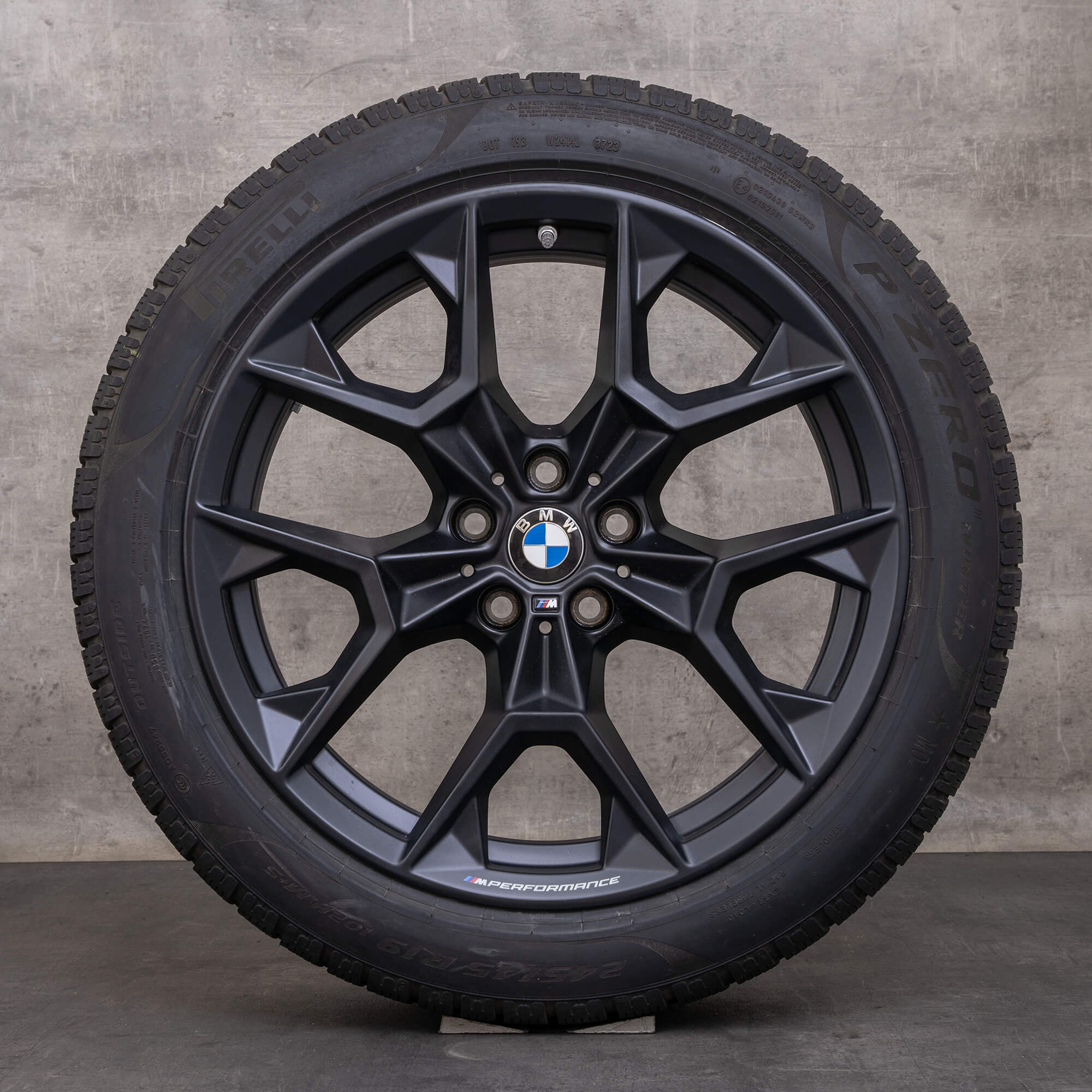 Original BMW 5er i5 Winterräder 19 Zoll G60 G61 Felgen Styling 942 M 5A324F4 5A324F5 schwarz matt