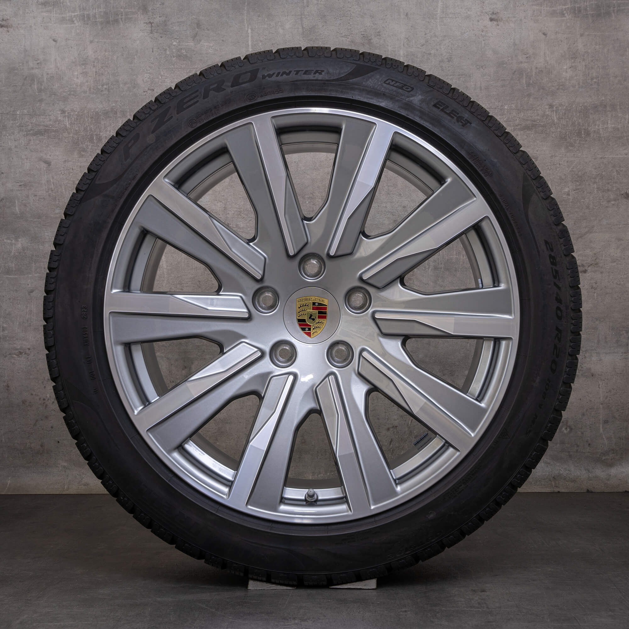 Oryginalne koła zimowe Porsche Taycan 20 cali 9J1 felgi 9J1601025CT 9J1601025DA platynowe srebrne polerowane