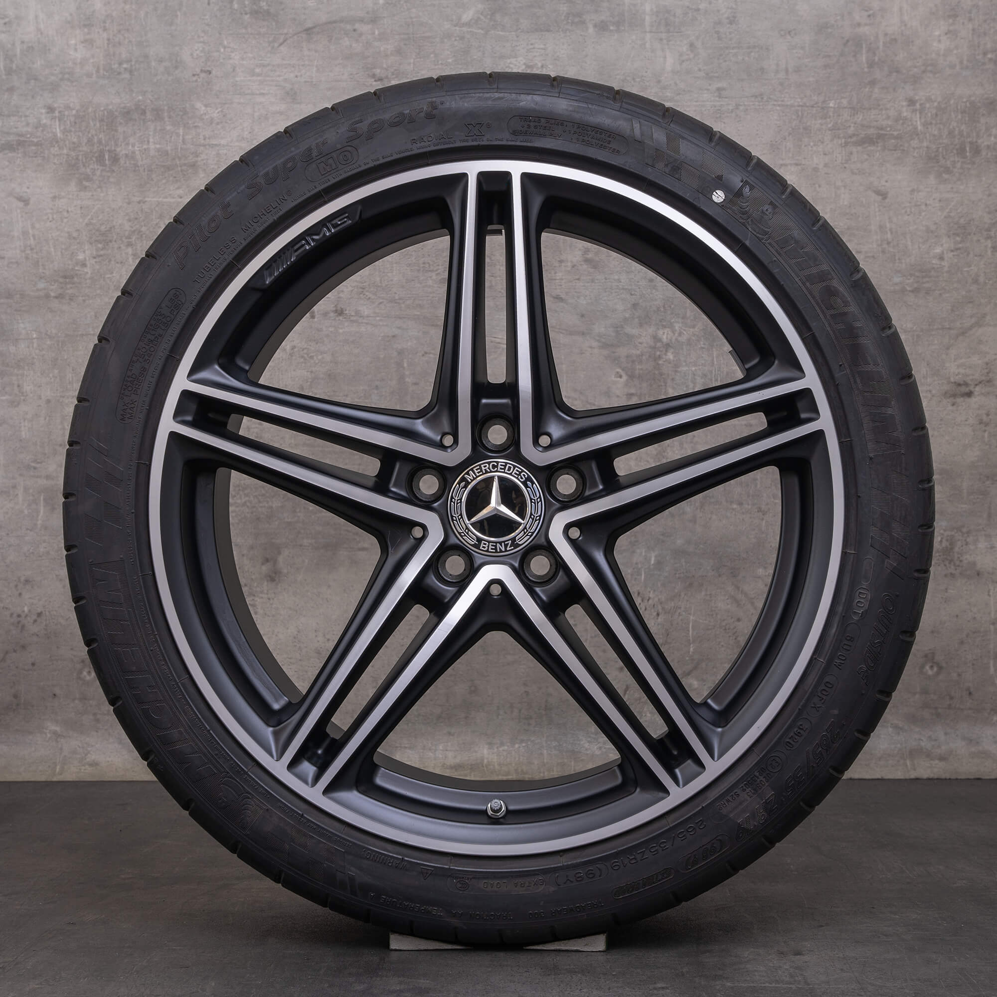 Alkuperäiset Mercedes Benz AMG GT vanteet 19 20 tuuman C190 R190 kesäpyörät A1904011800 A1904011900 musta matta kiillotettu