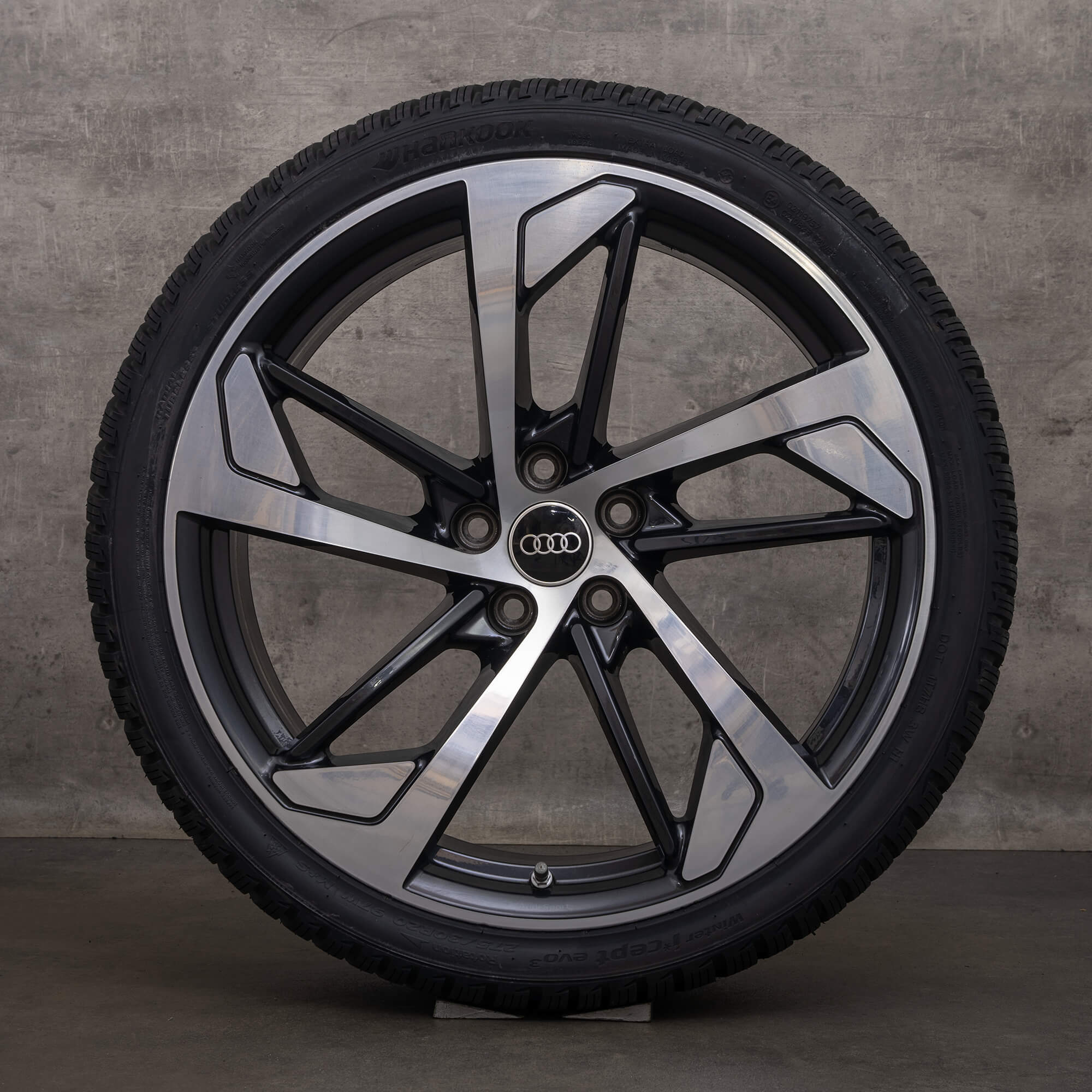 Original Audi RS4 RS5 Felgen 20 Zoll B9 8W F5 Winterreifen Trapezoid 8W0601025CN Winterräder
