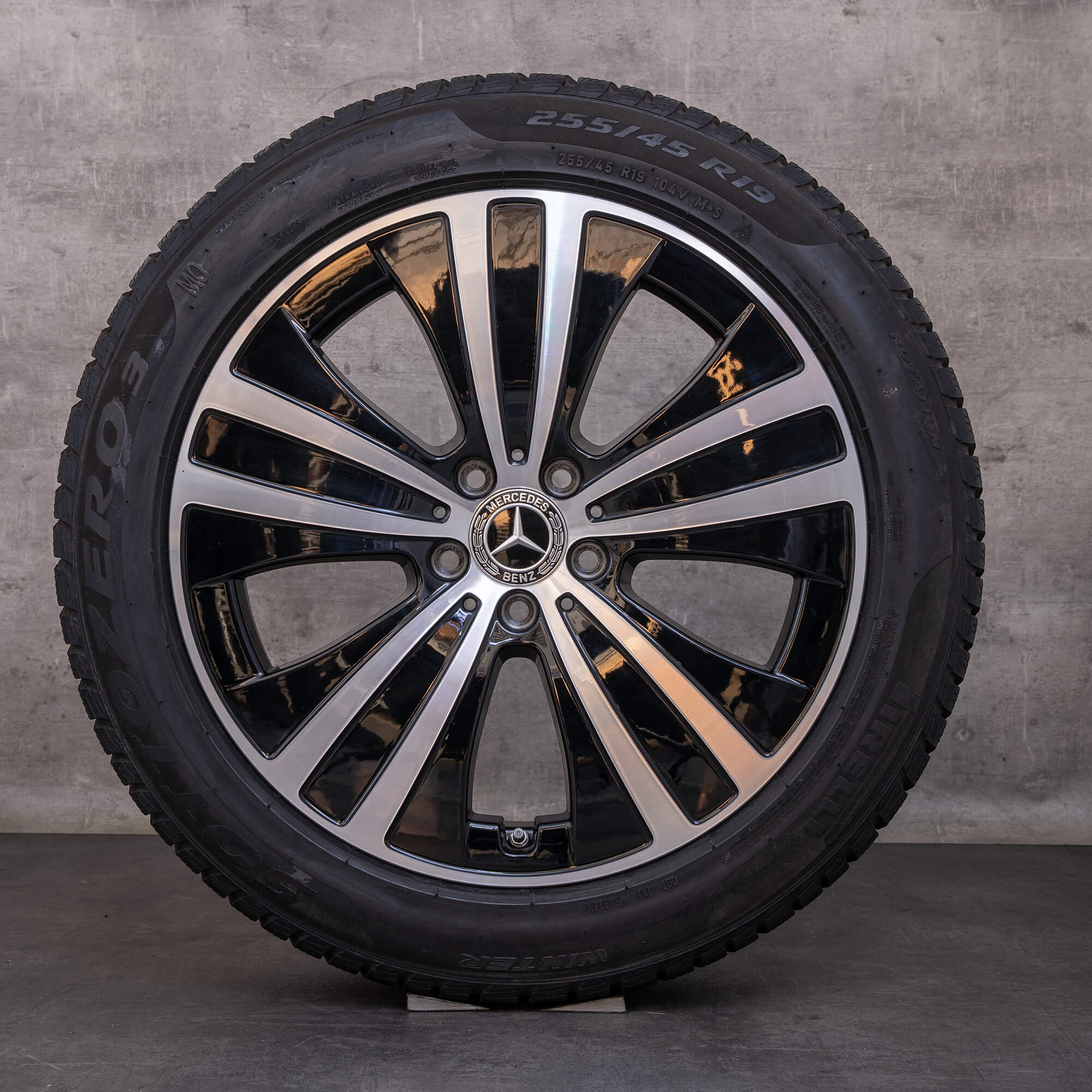 Alkuperäiset Mercedes Benz EQE talvirenkaat 19 tuuman V295 vanteet A2954011200 musta kiillotettu
