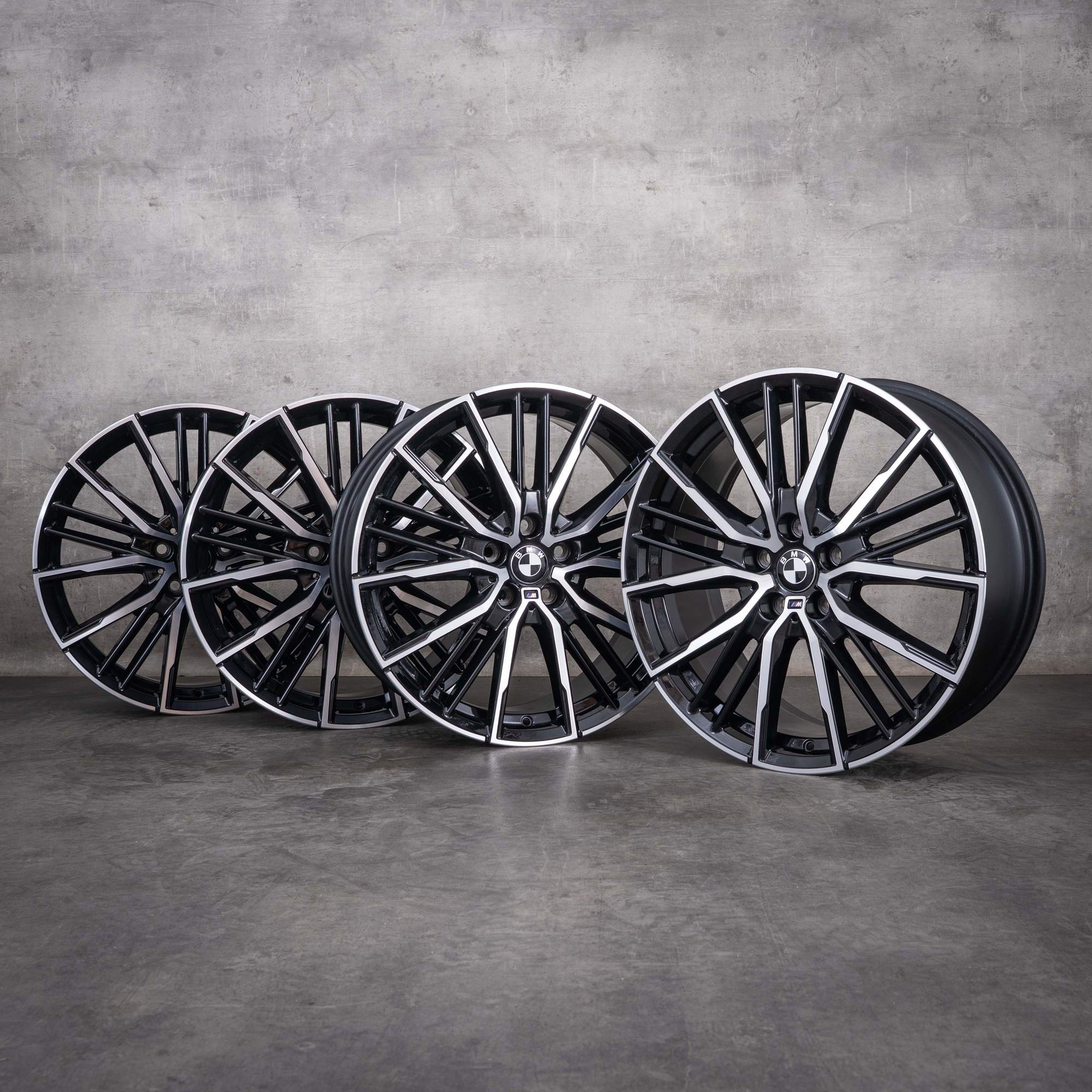 Oryginalne felgi BMW serii 1 i 2 19 cali F40 F44 Gran Coupe stylizacja 552 M 8092356 czarne diamond cut