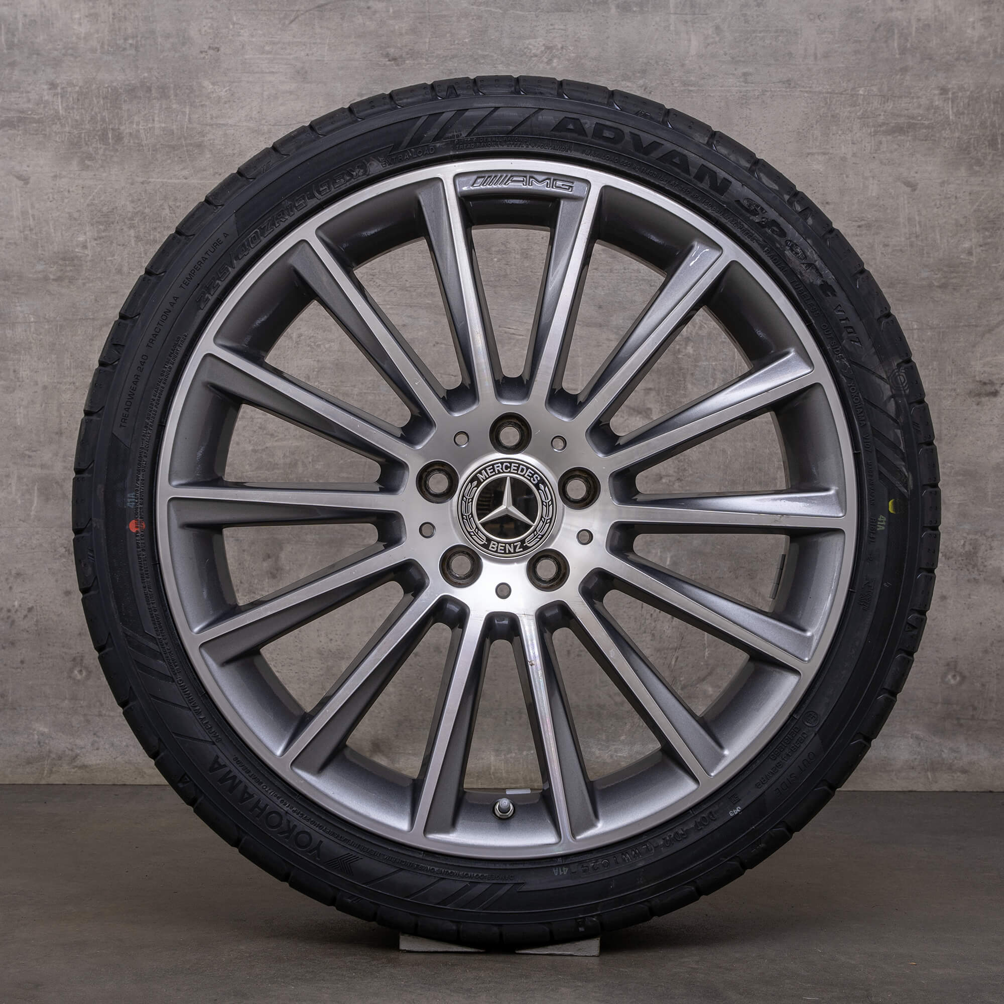 Genuine AMG Mercedes Benz Classe C cerchi 19 pollici W205 S205 C205 A205 pneumatici estivi A2054011300 A2054016600 himalaya grigio lucido tornito