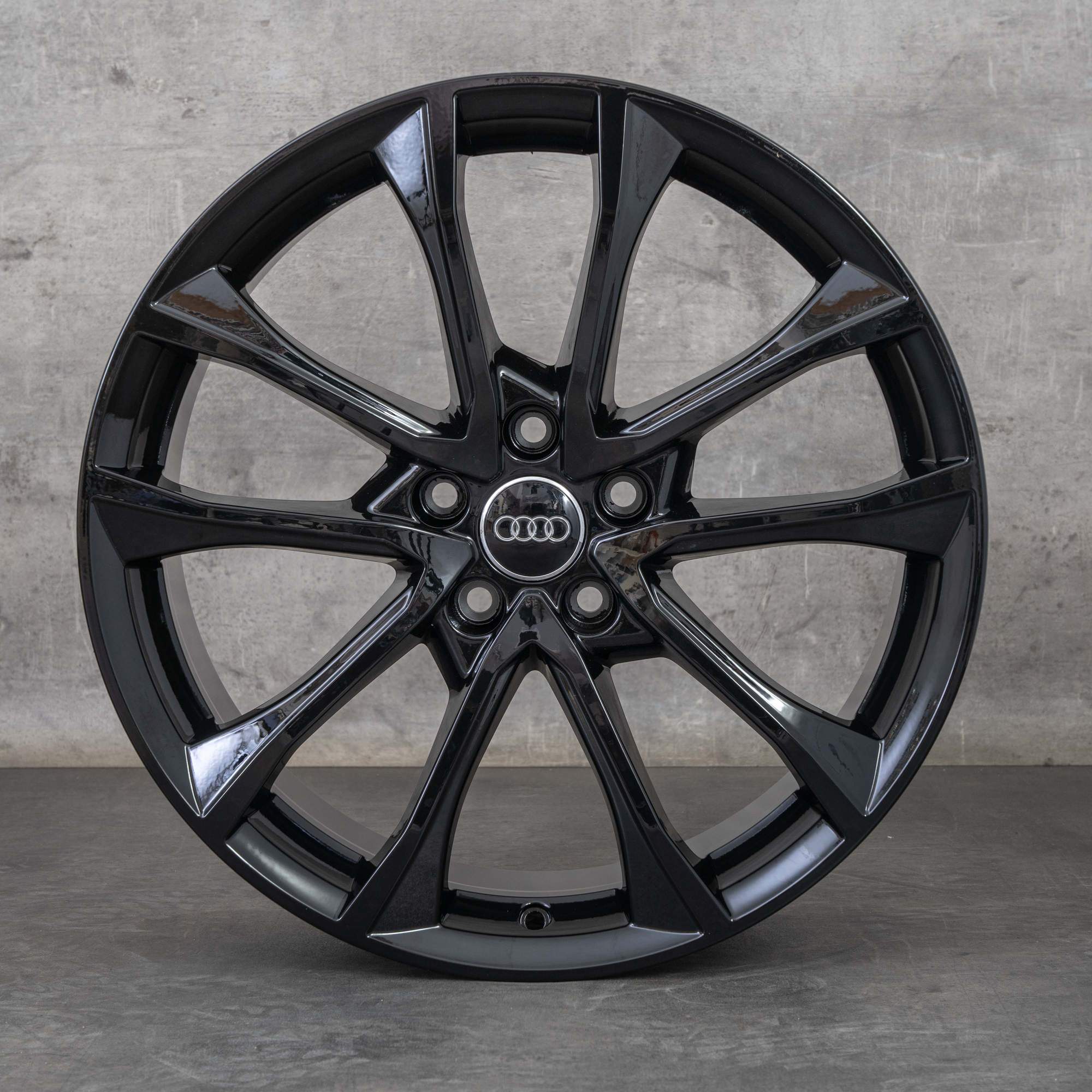 Alkuperäiset Aidot Audi A4 S4 vanteet 19 tuuman B9 8W 8W0601025BF musta kiiltävä