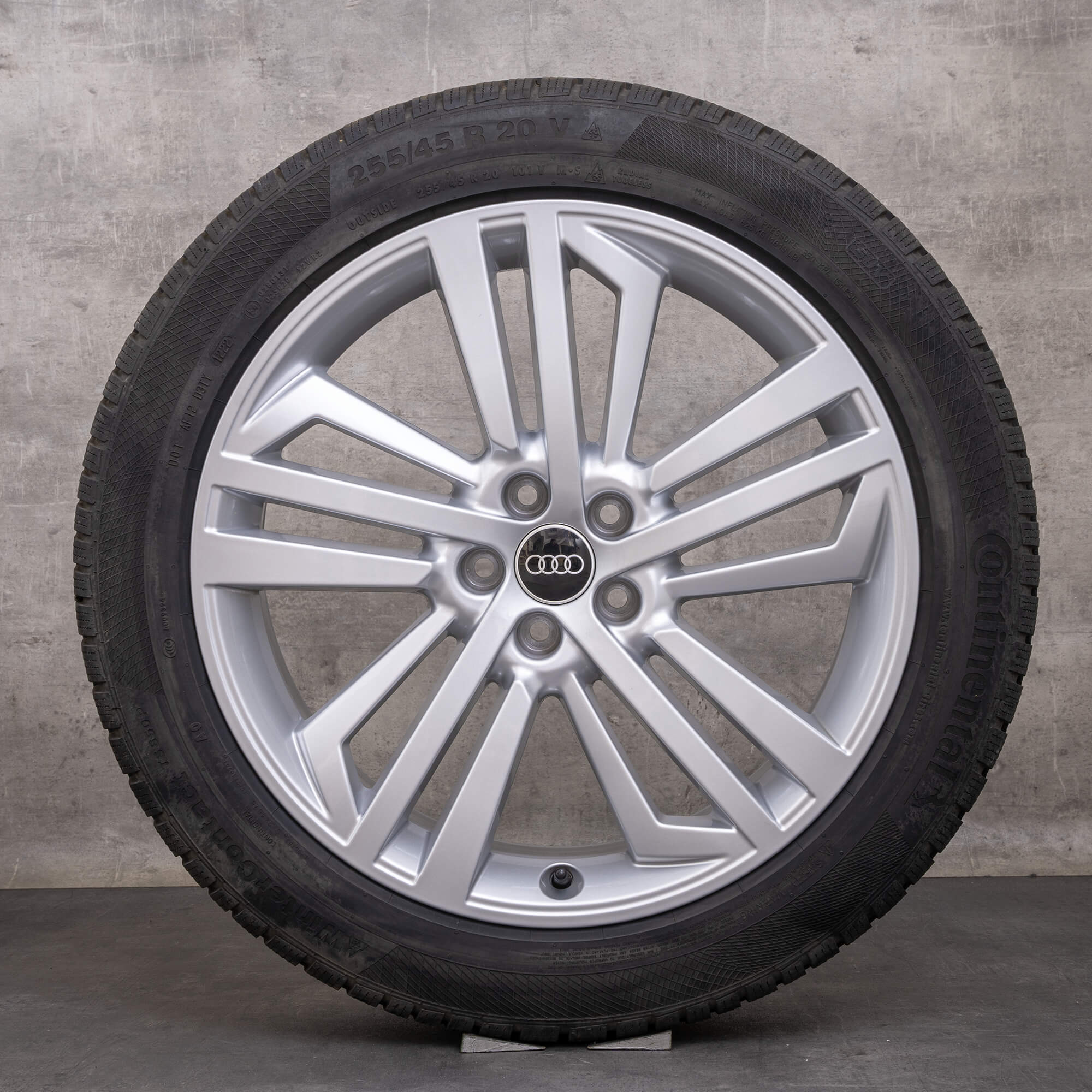 Alkuperäiset Audi Q5 SQ5 talvirenkaat 20 tuuman FY vanteet 80A601025L DOT 22 hopea