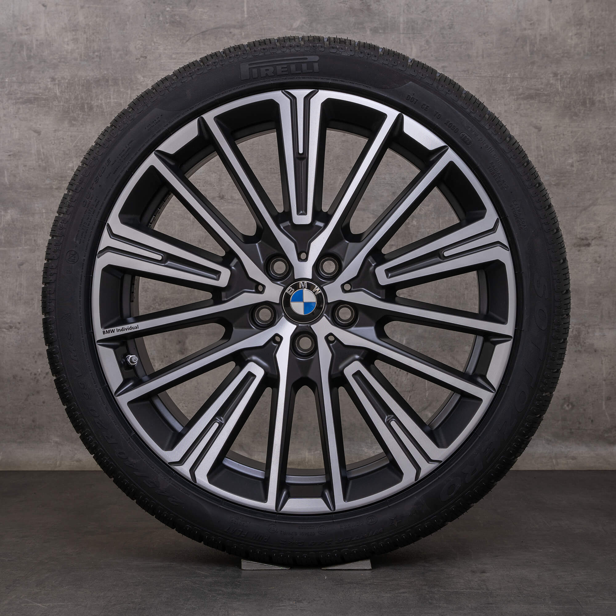 Original zimní pneu s disky BMW X1 iX1 X2 iX2 20" U11 U10 ráfky na auto styling 869 6898042 frozen midnight lesklé soustružené