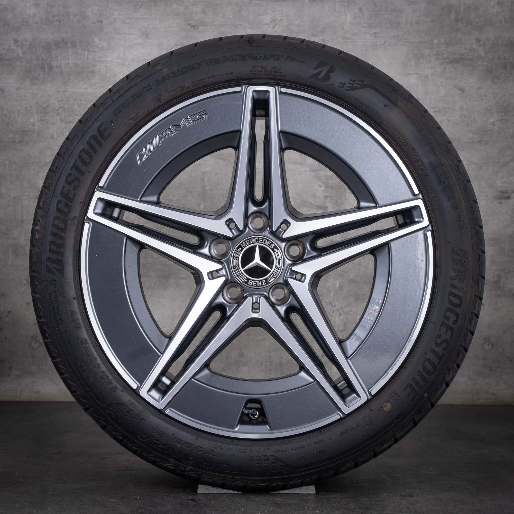 Original Mercedes-Benz C-Klass AMG-fälgar 18 tum W206 S206 sommarhjul A2064011700 A2064011800 himalaya grey frontpolerade